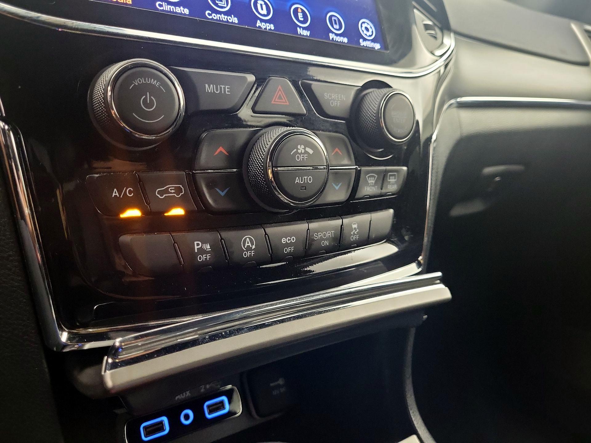 Thumbnail: 2021 Jeep Grand Cherokee - 16