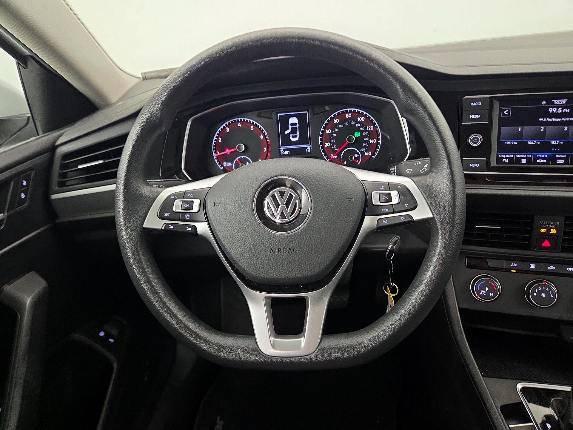Thumbnail: 2021 Volkswagen Jetta - 10