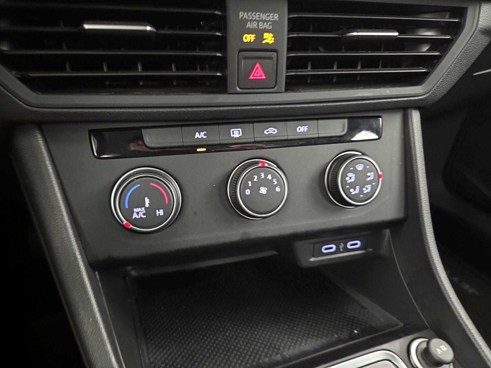 Thumbnail: 2021 Volkswagen Jetta - 16