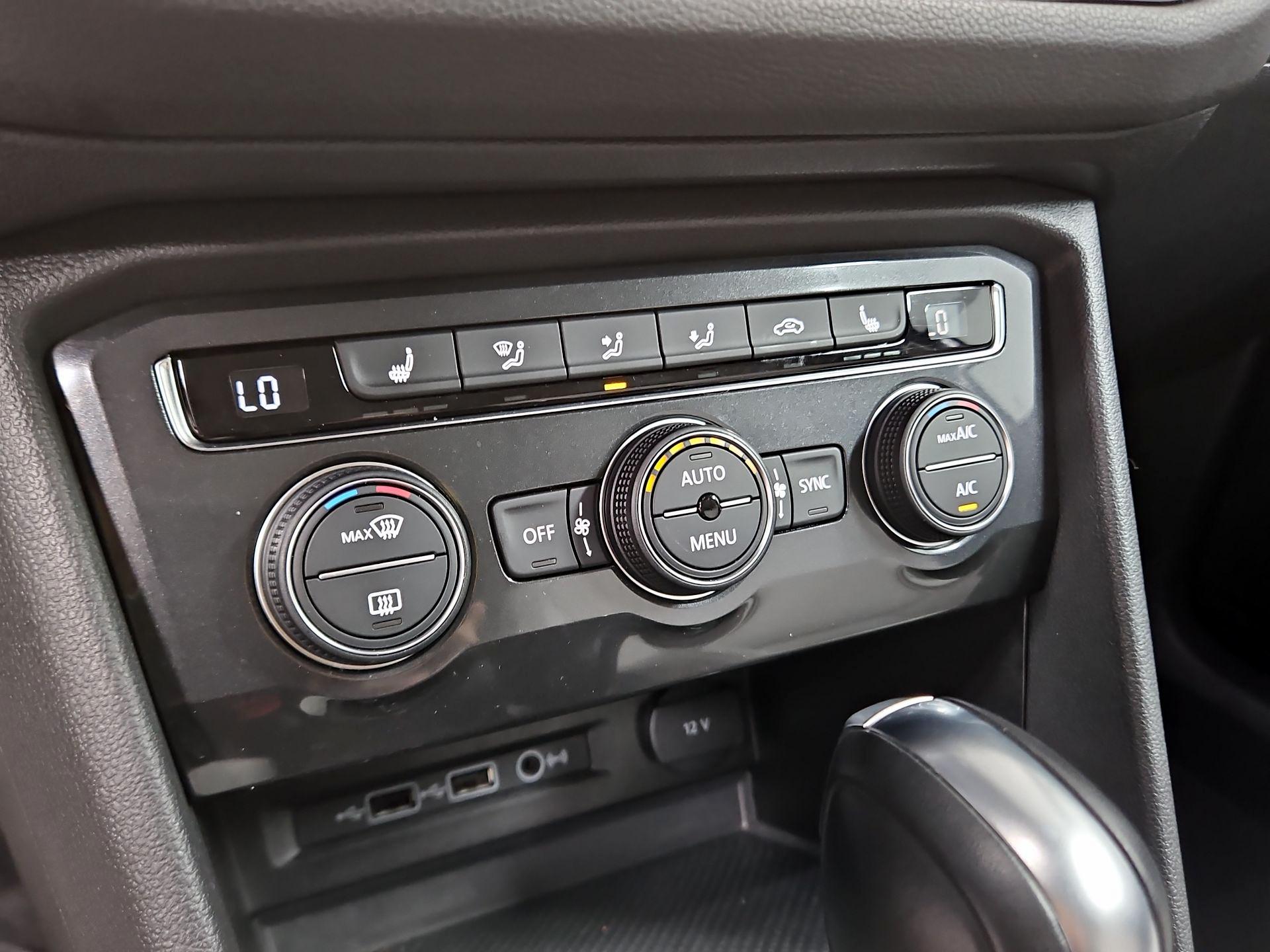 Thumbnail: 2019 Volkswagen Tiguan - 16