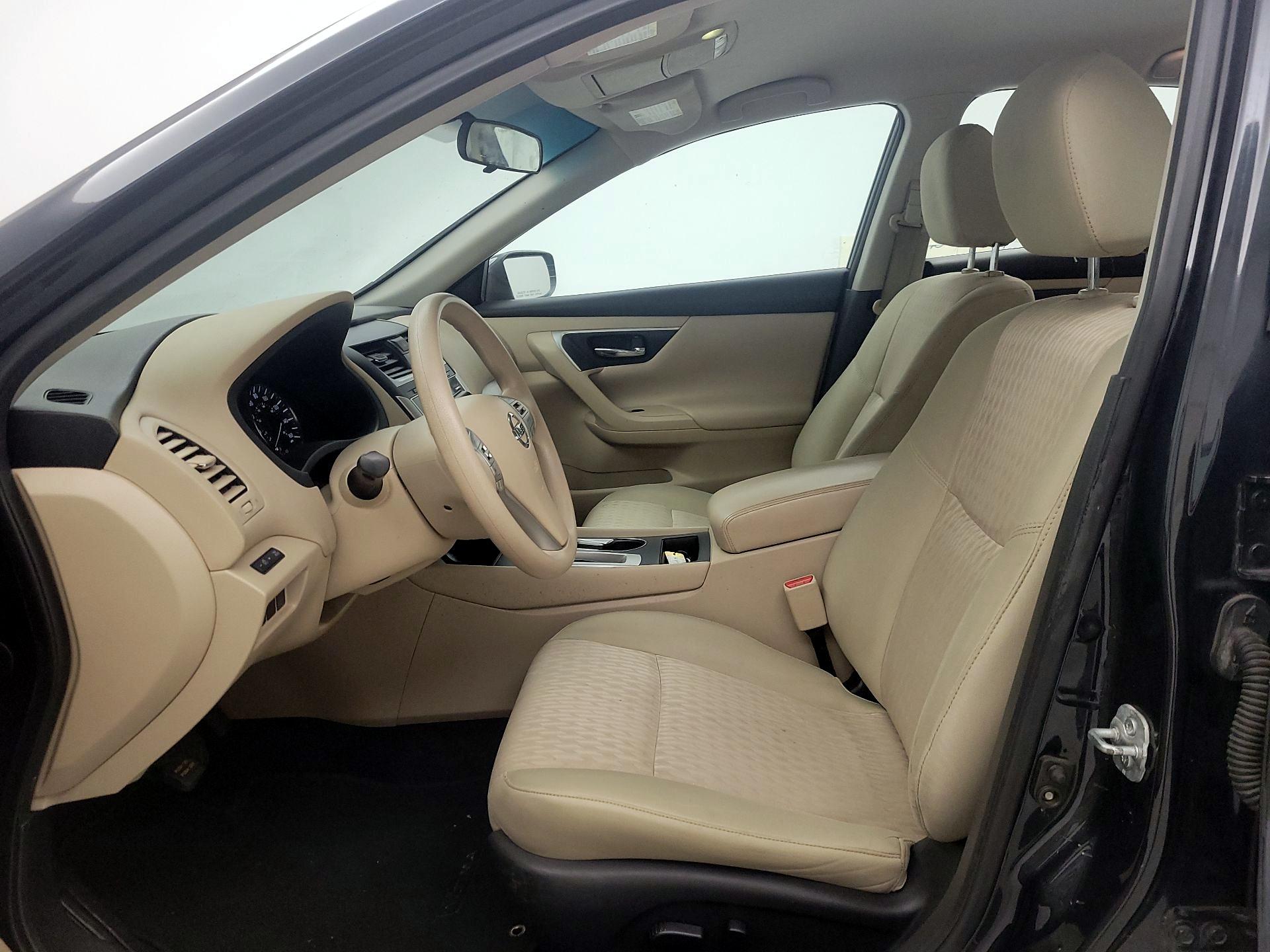Thumbnail: 2016 Nissan Altima - 11