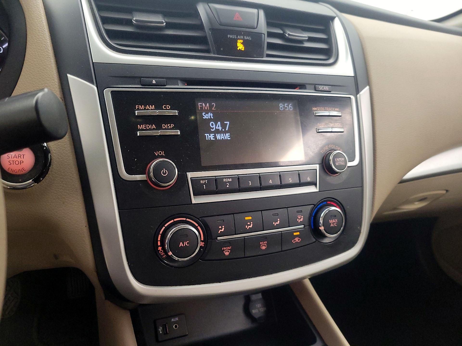 Thumbnail: 2016 Nissan Altima - 15
