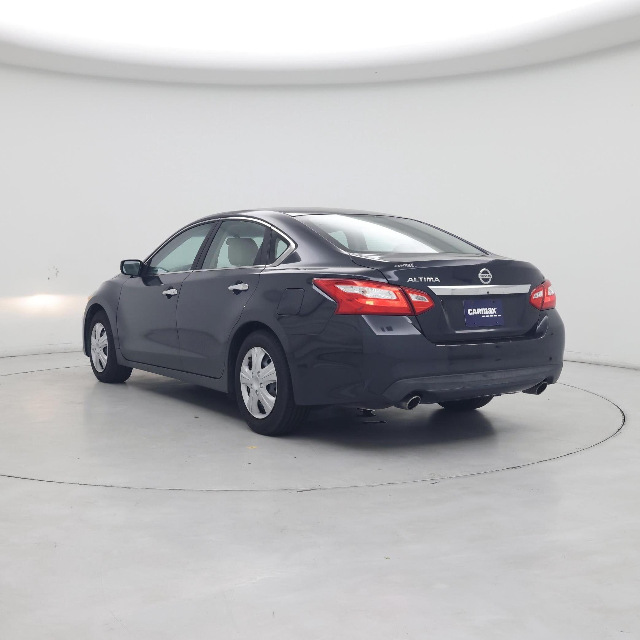 Thumbnail: 2016 Nissan Altima - 2
