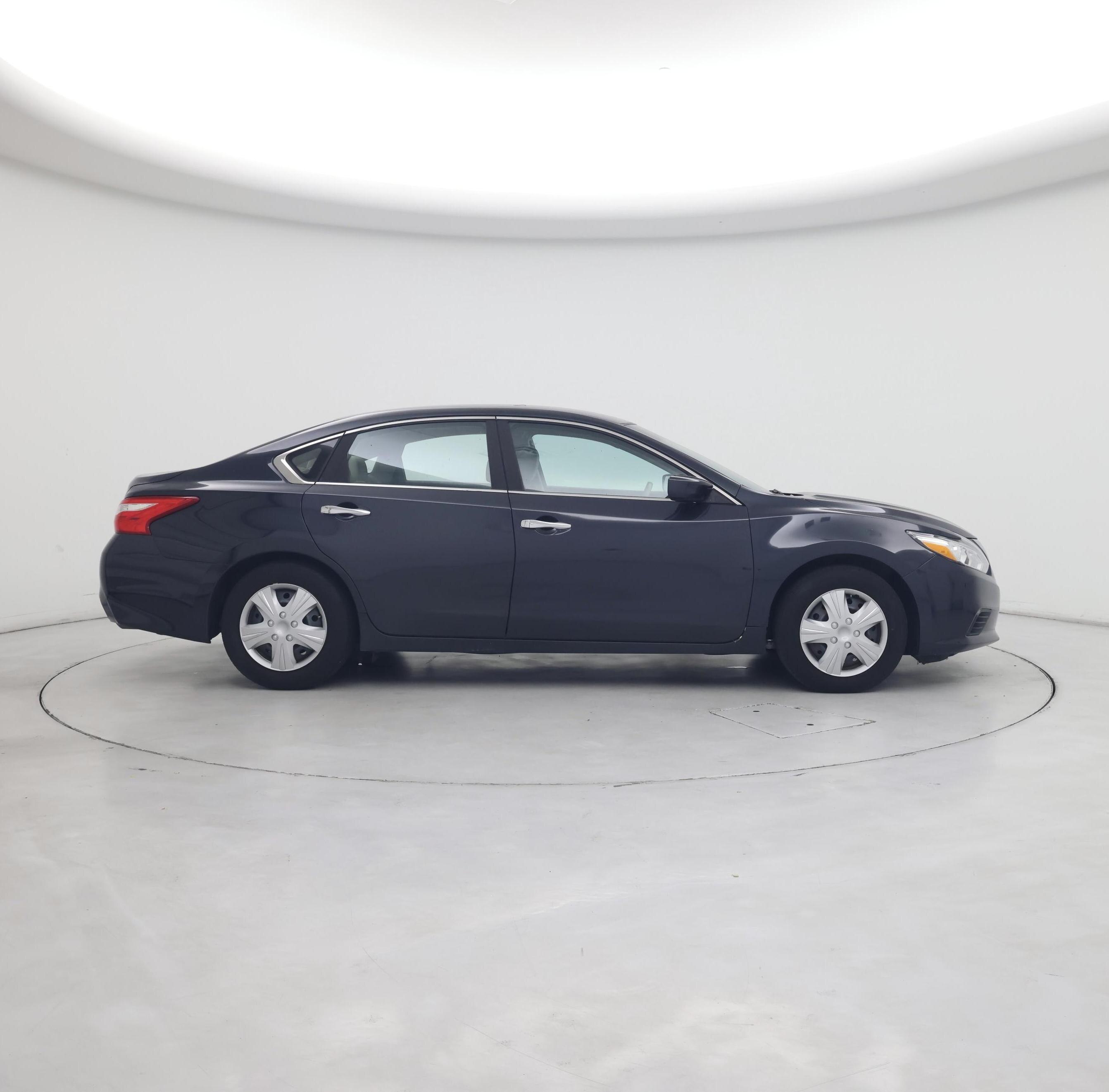 Thumbnail: 2016 Nissan Altima - 7