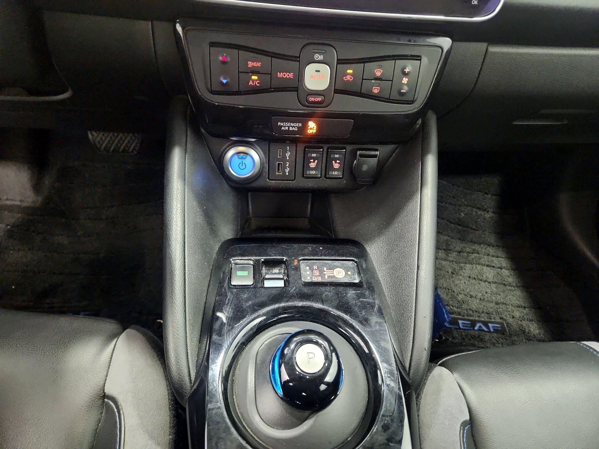 Thumbnail: 2022 Nissan Leaf - 17