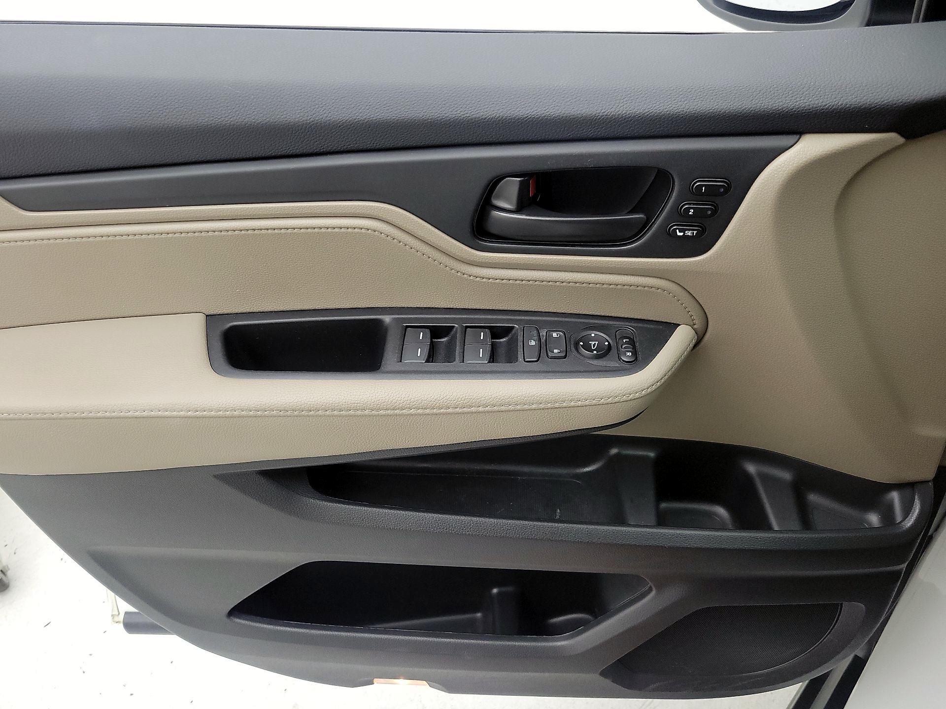 Thumbnail: 2021 Honda Odyssey - 12