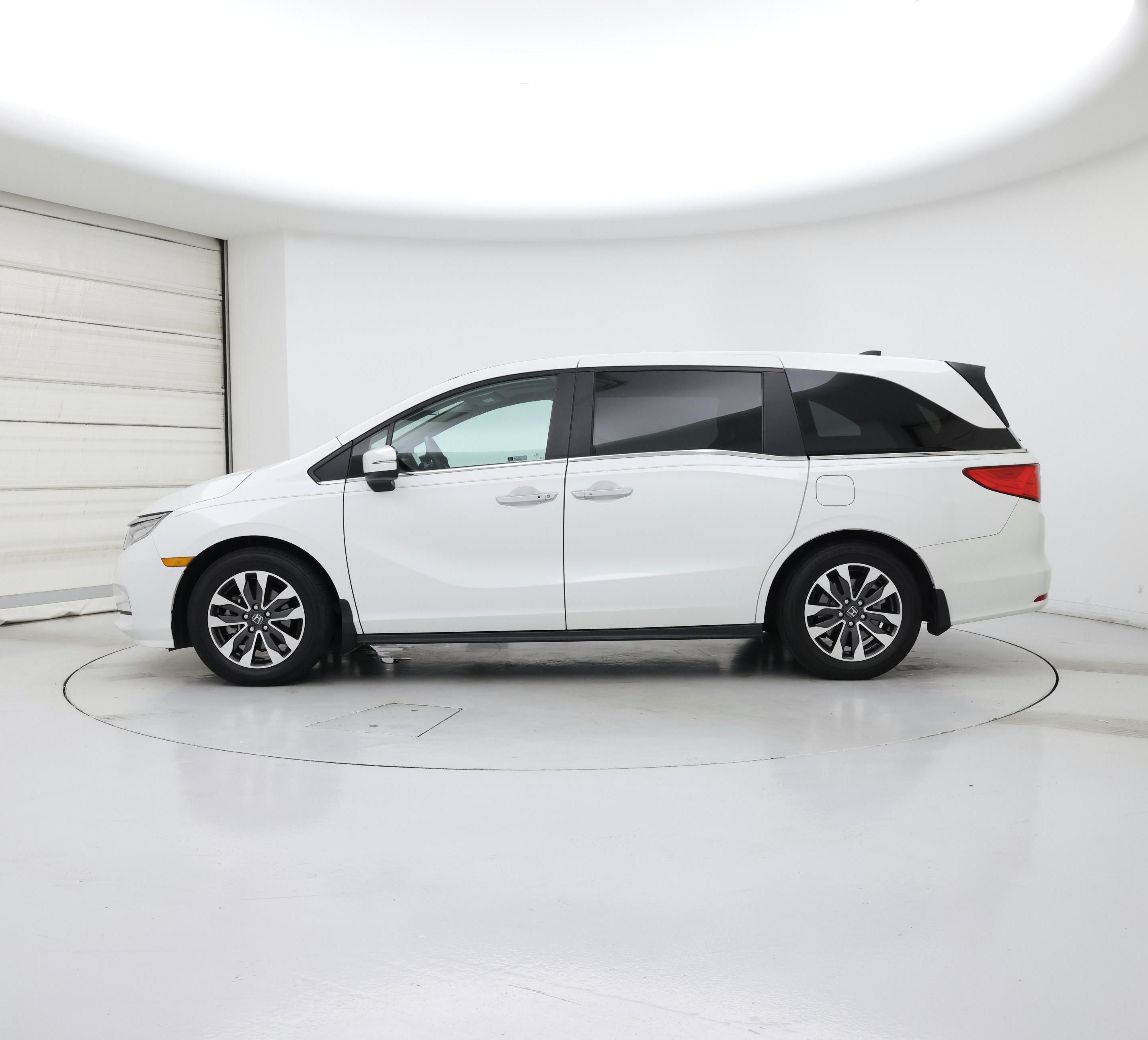 Thumbnail: 2021 Honda Odyssey - 3