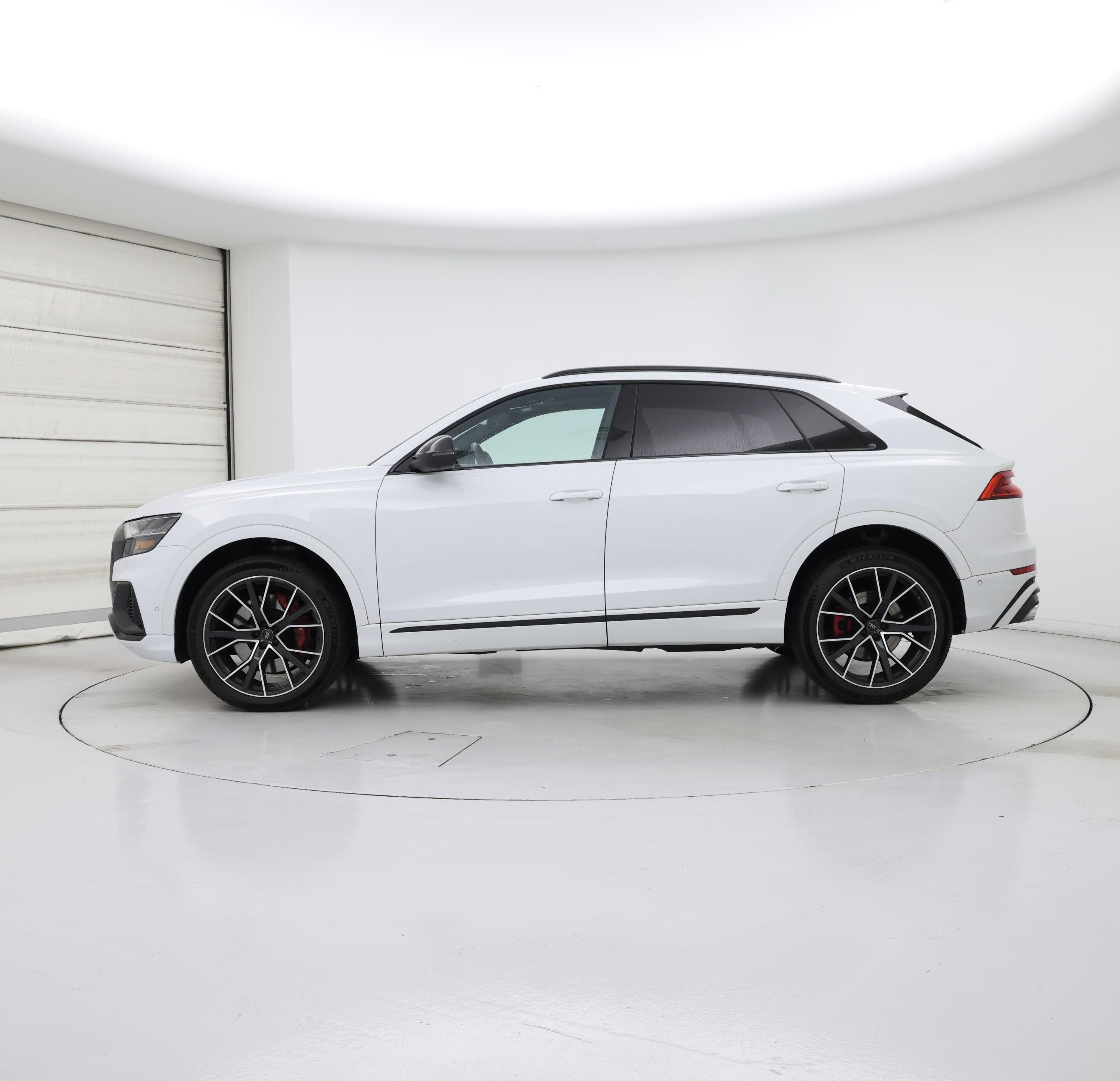 Thumbnail: 2023 Audi SQ8 - 3