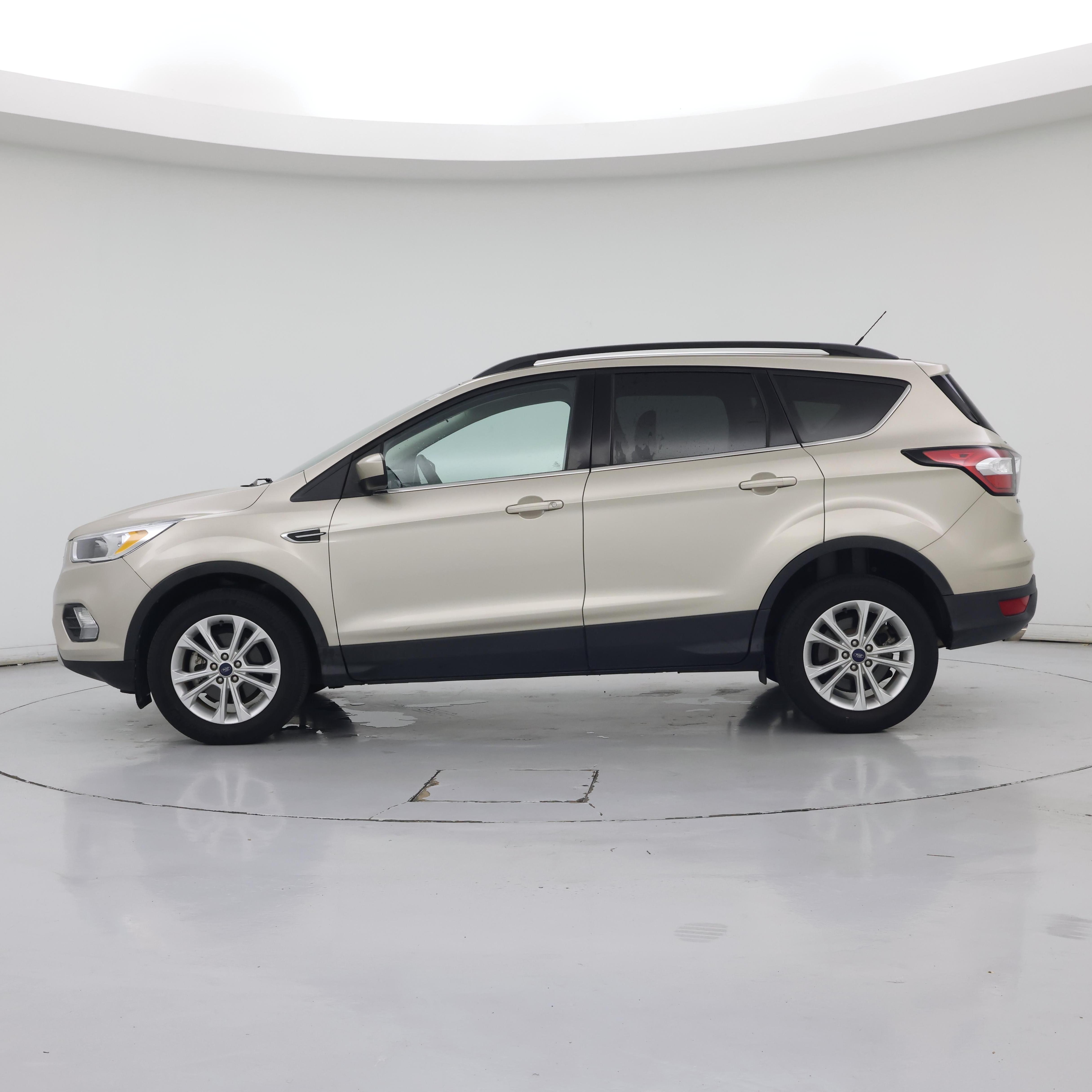 Thumbnail: 2018 Ford Escape - 3