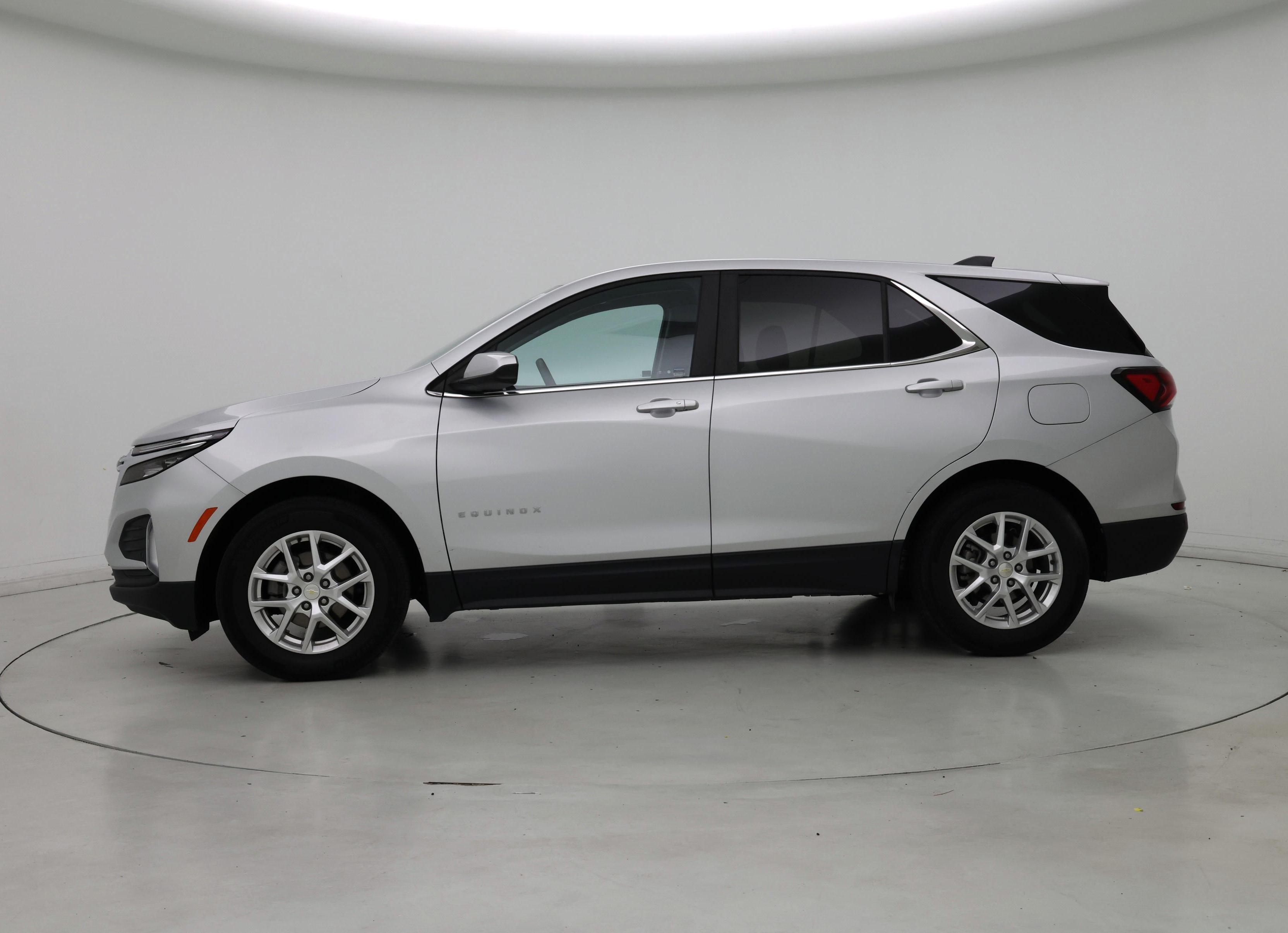 Thumbnail: 2022 Chevrolet Equinox - 3