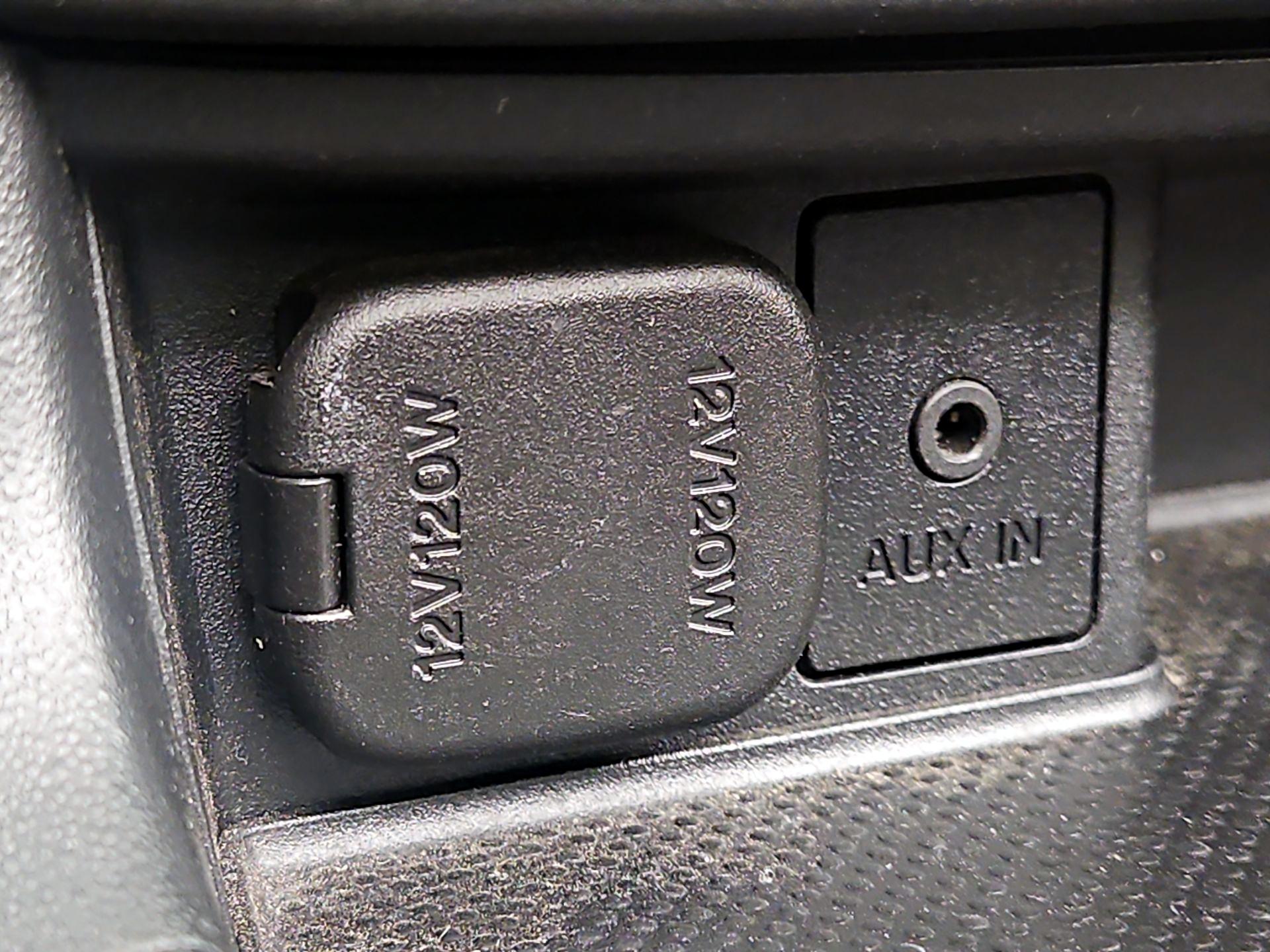 Thumbnail: 2015 Mazda MX-5 Miata - 17