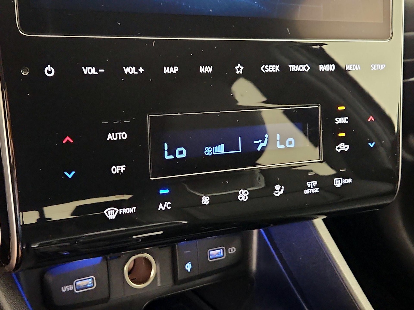 2024 Hyundai Santa Cruz Limited - Photo 18