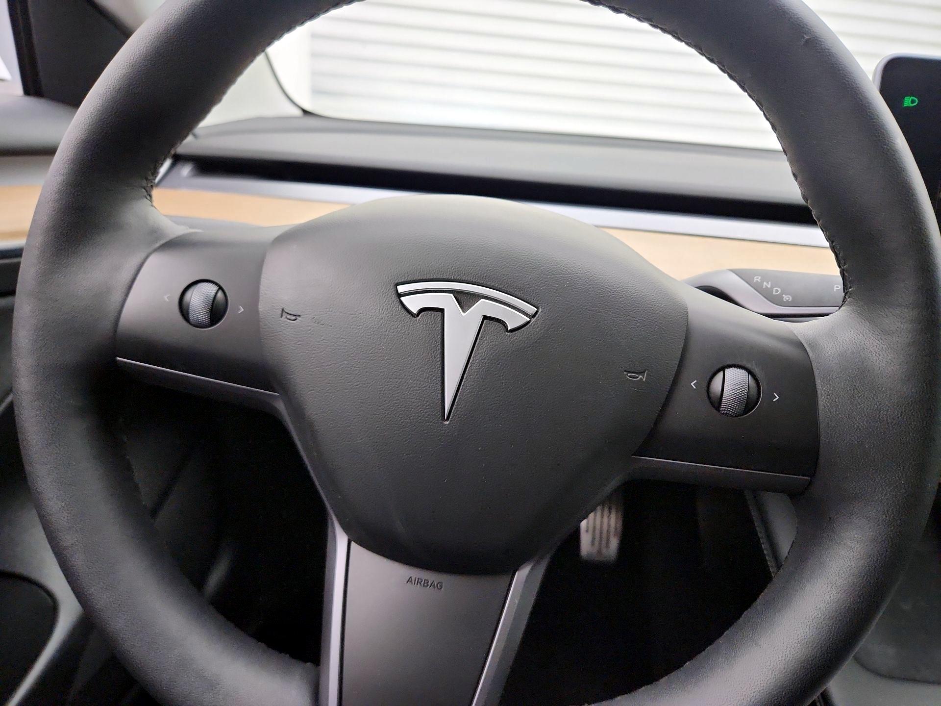 Thumbnail: 2021 Tesla Model 3 - 10