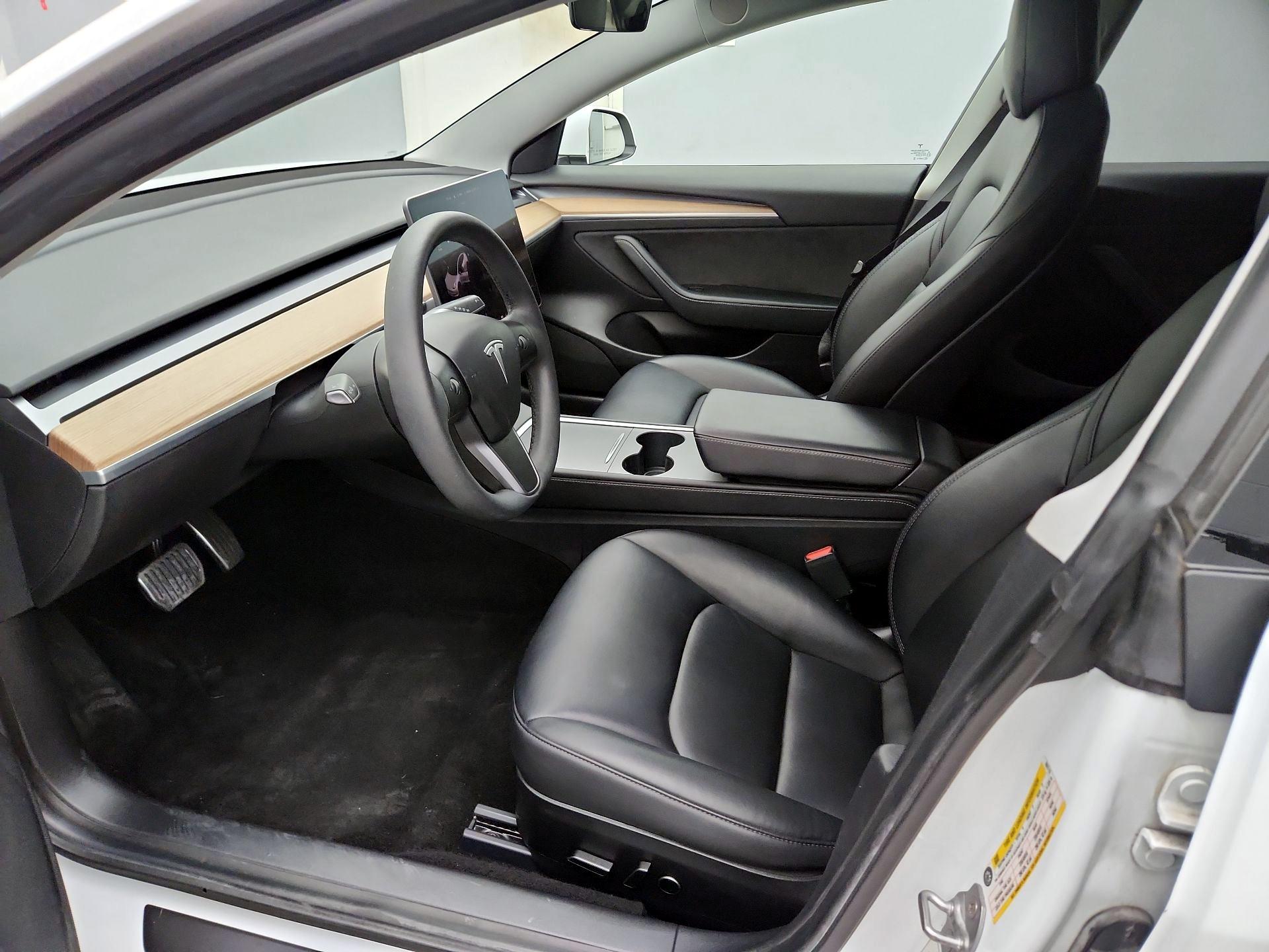 Thumbnail: 2021 Tesla Model 3 - 11