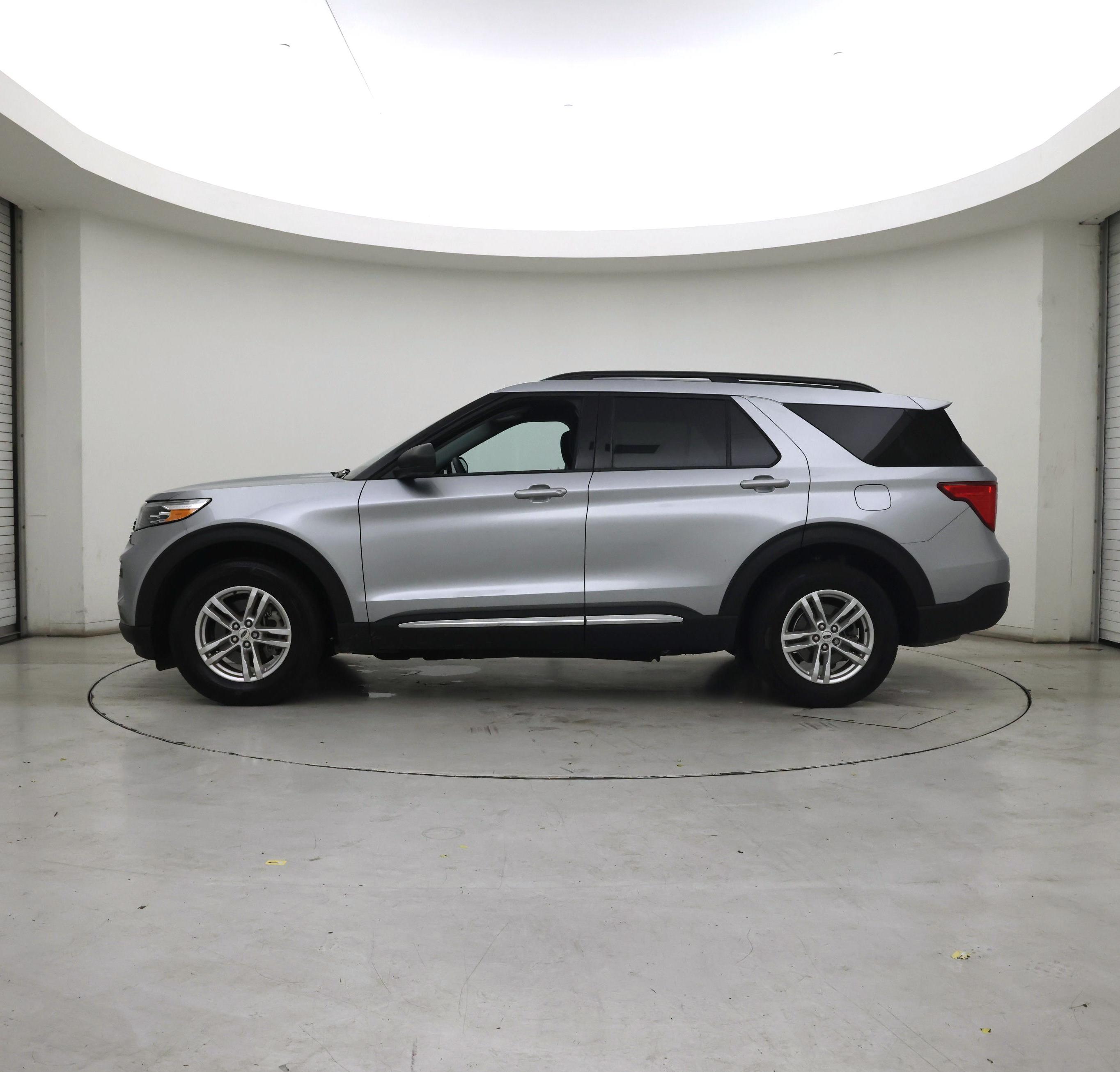 Thumbnail: 2022 Ford Explorer - 3