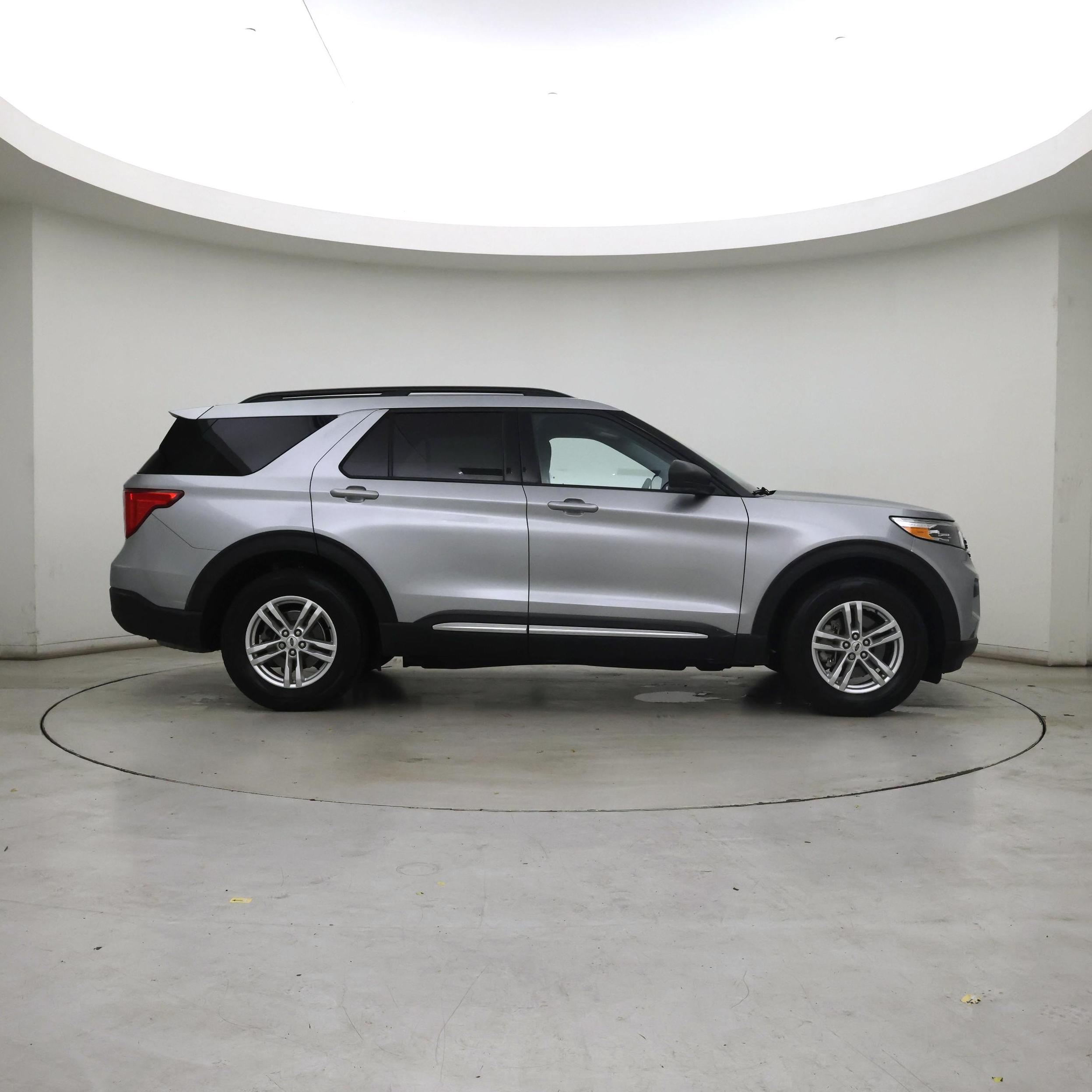 Thumbnail: 2022 Ford Explorer - 7
