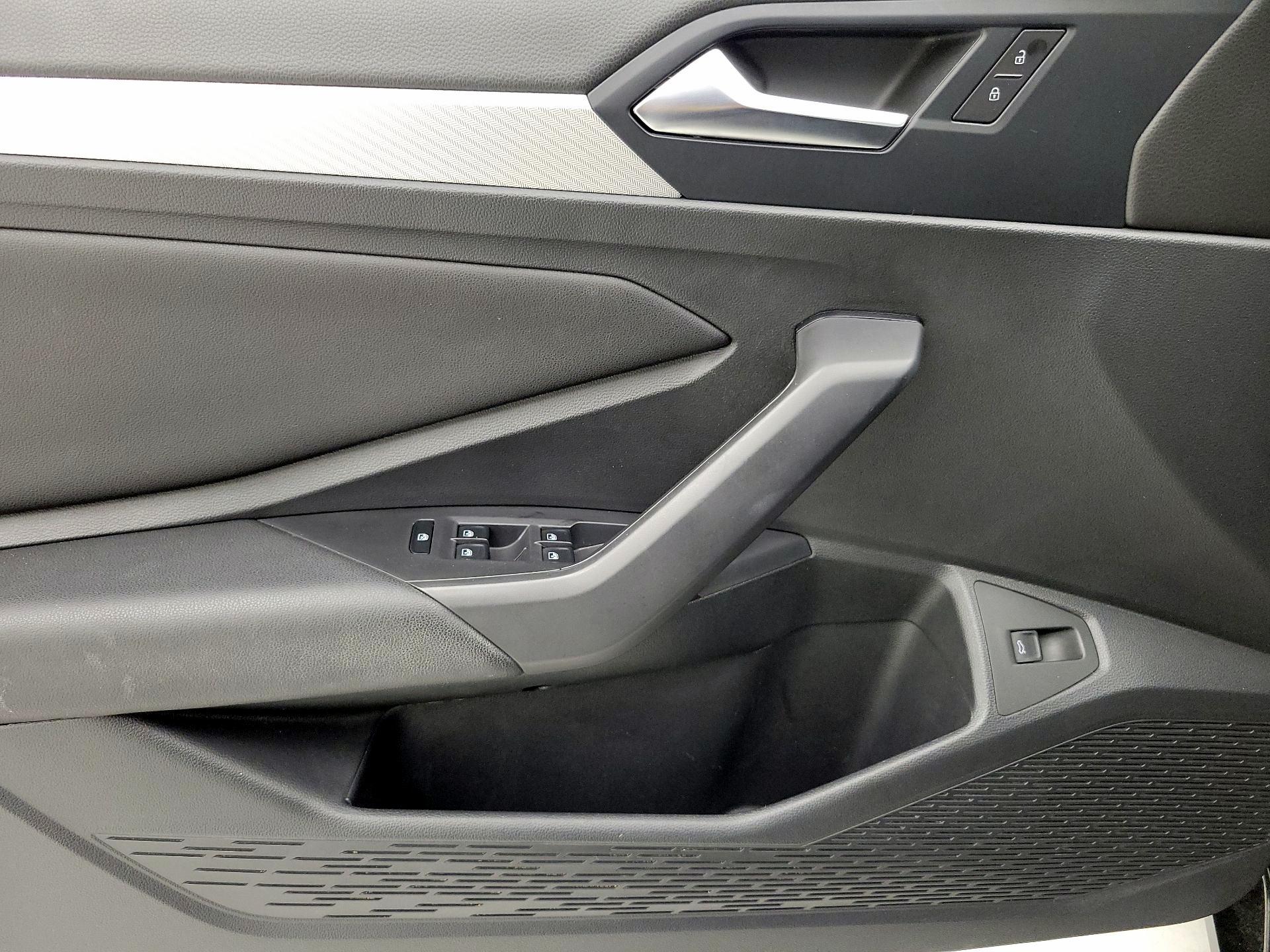 Thumbnail: 2019 Volkswagen Jetta - 12