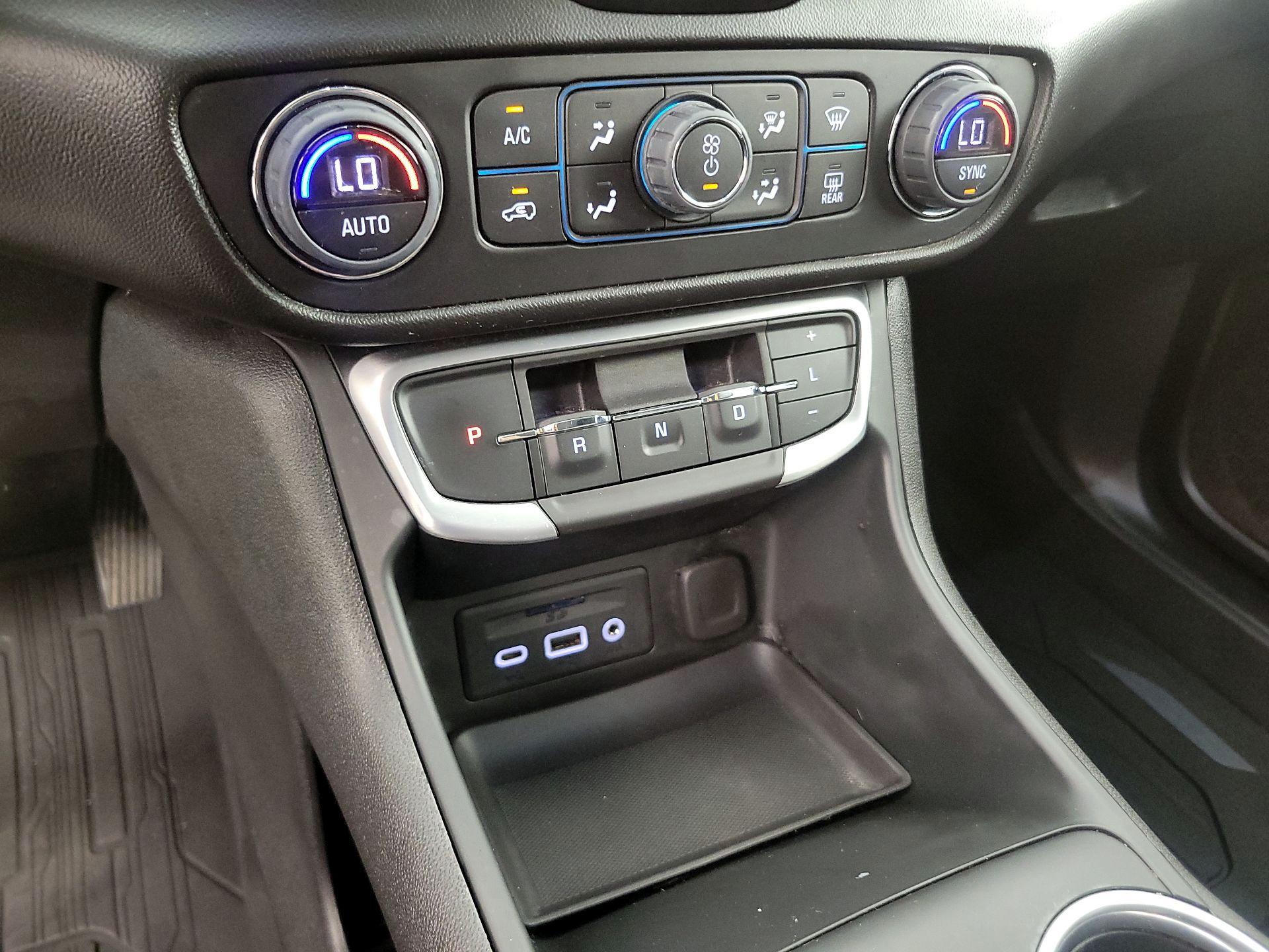 Thumbnail: 2022 GMC Terrain - 16