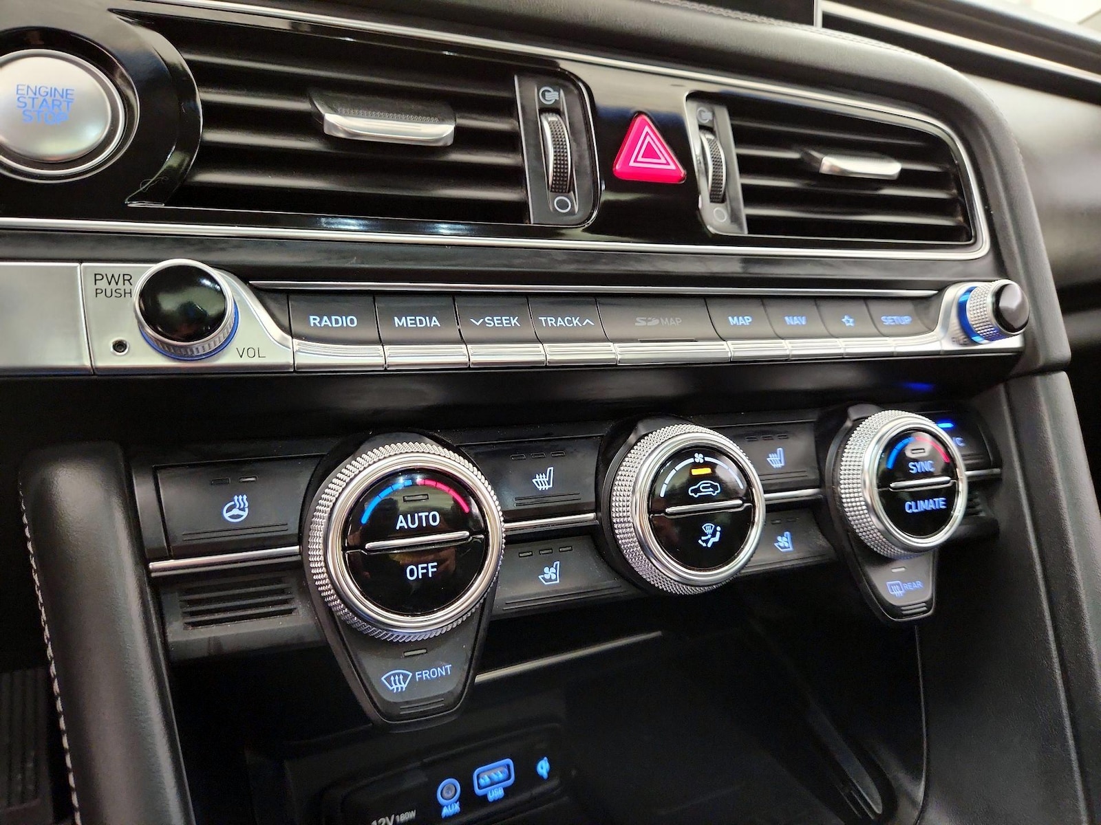 2020 GENESIS G70 Standard - Photo 18