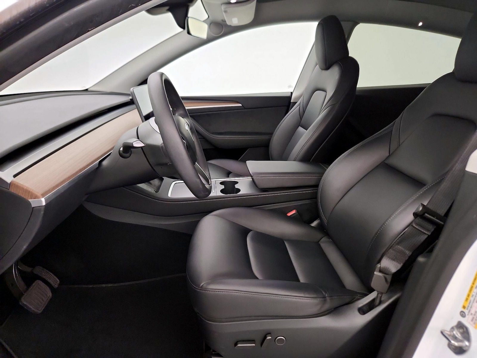 2024 Tesla Model Y Long Range - Photo 12