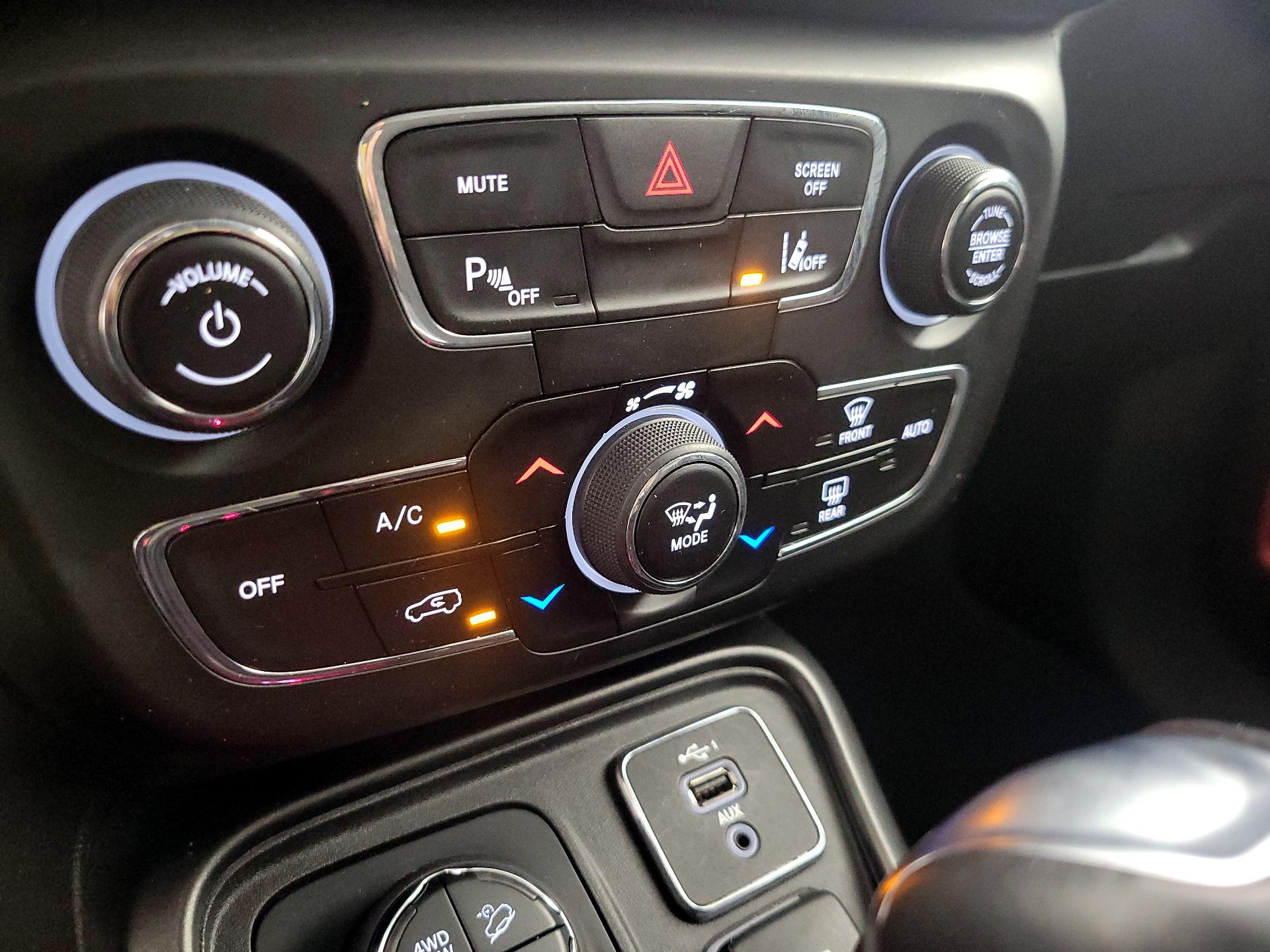 Thumbnail: 2021 Jeep Compass - 16