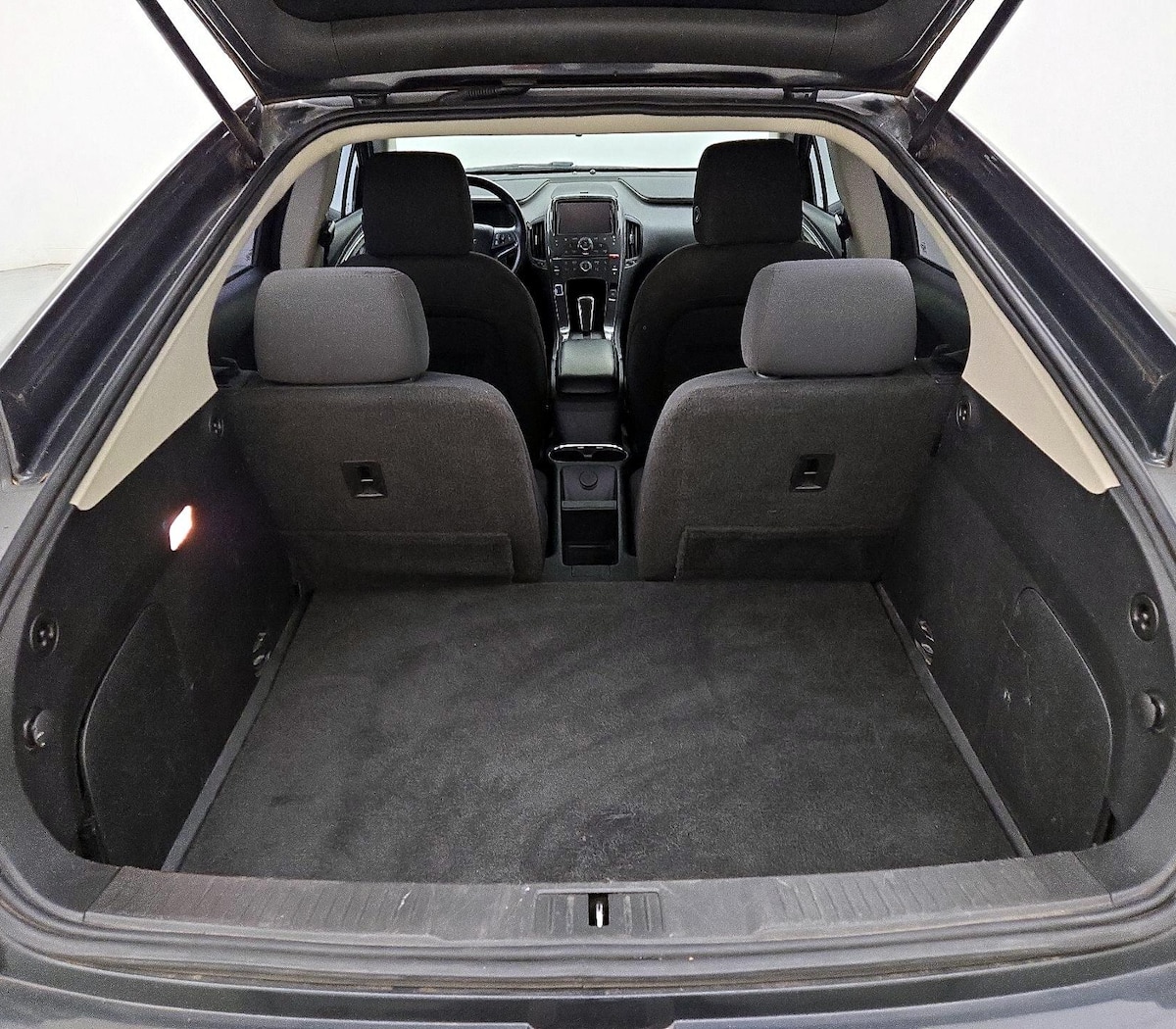 Trunk/Cargo (Seats Up)