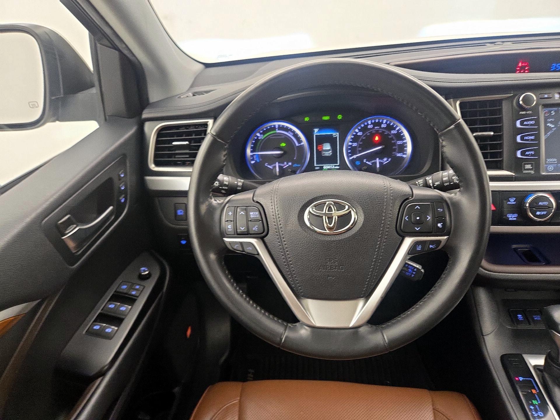 Thumbnail: 2019 Toyota Highlander - 10