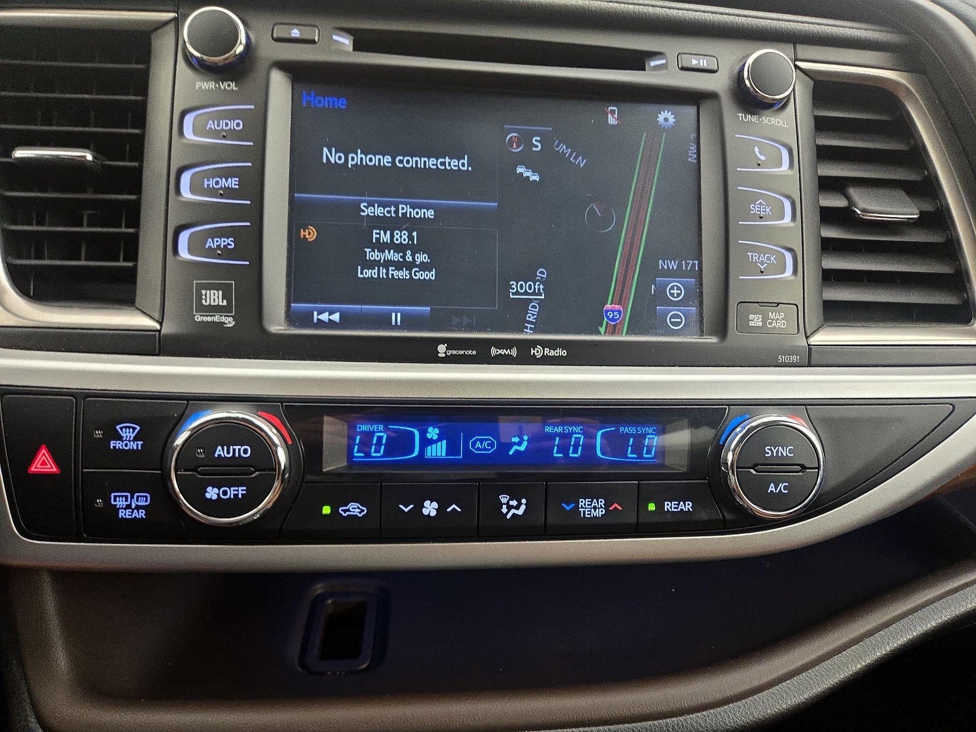Thumbnail: 2019 Toyota Highlander - 17
