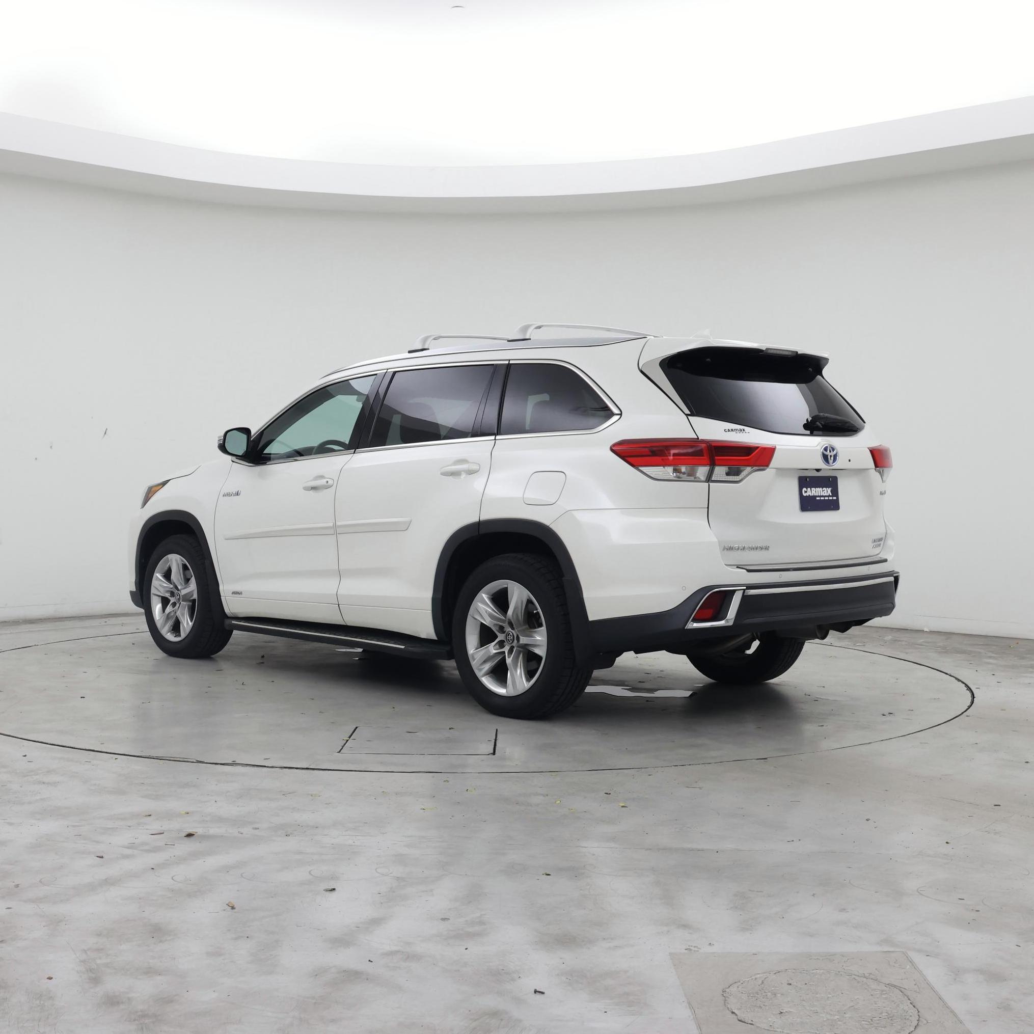 Thumbnail: 2019 Toyota Highlander - 2