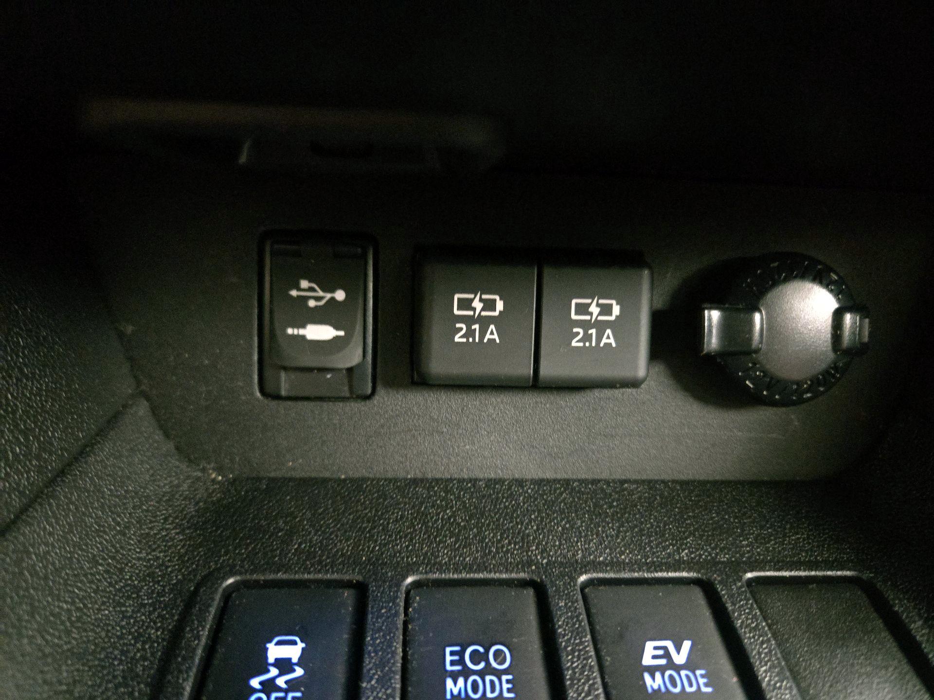 Thumbnail: 2019 Toyota Highlander - 19