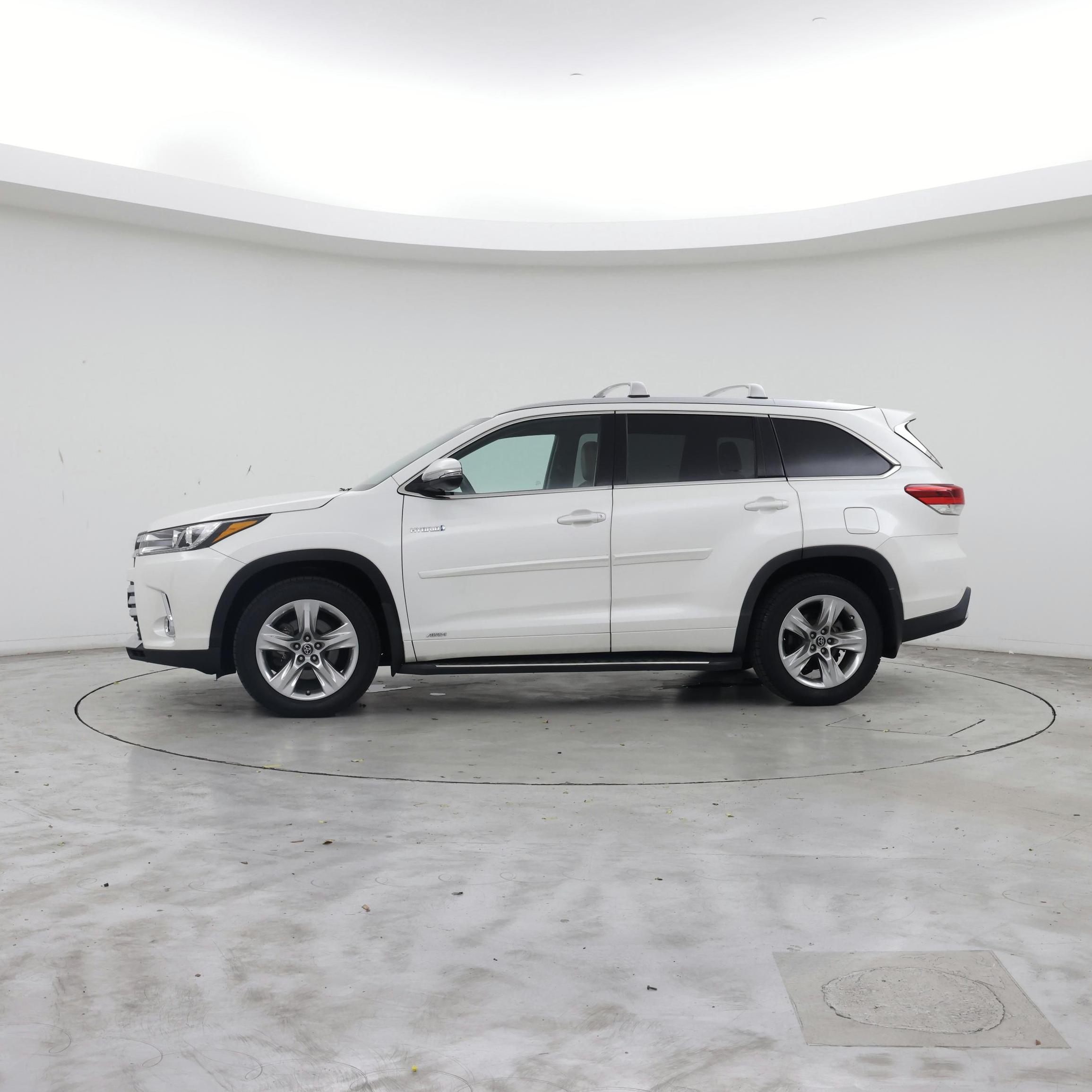 Thumbnail: 2019 Toyota Highlander - 3