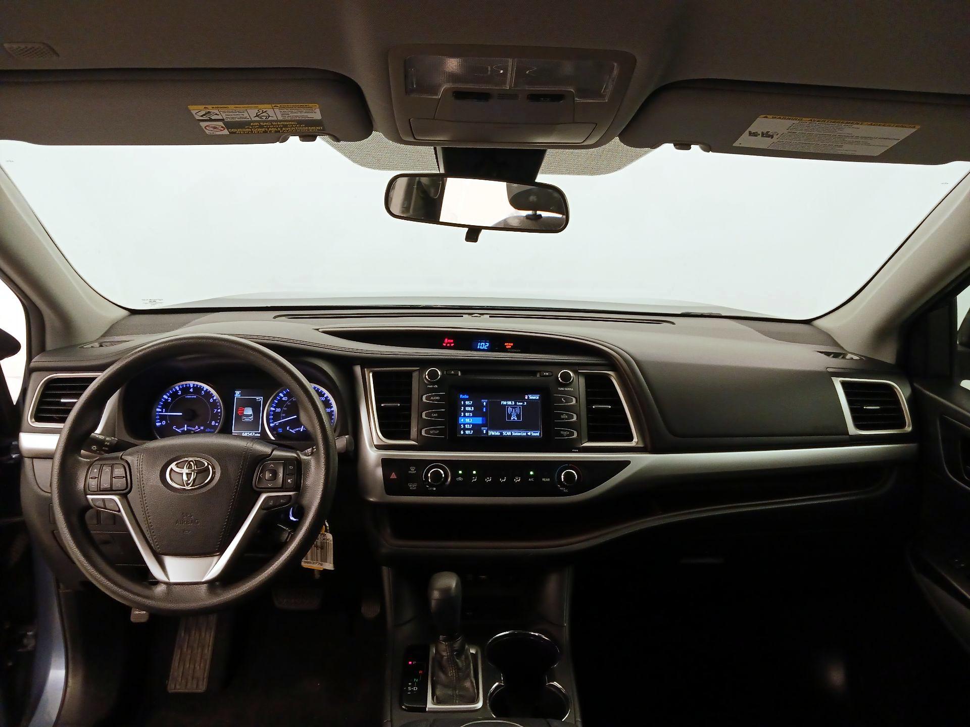 Thumbnail: 2019 Toyota Highlander - 9