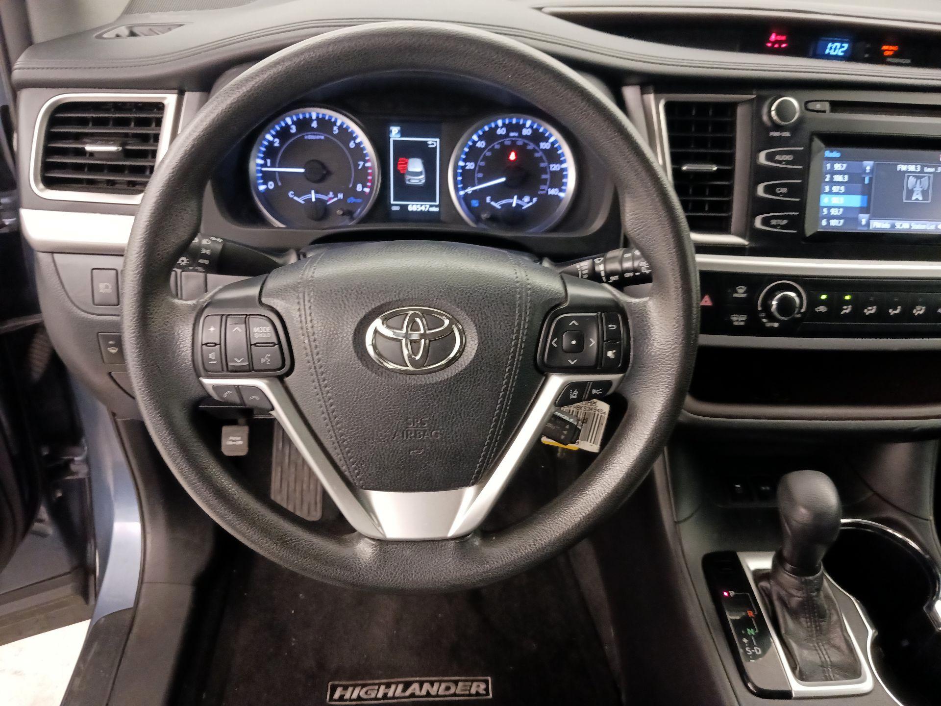 Thumbnail: 2019 Toyota Highlander - 10