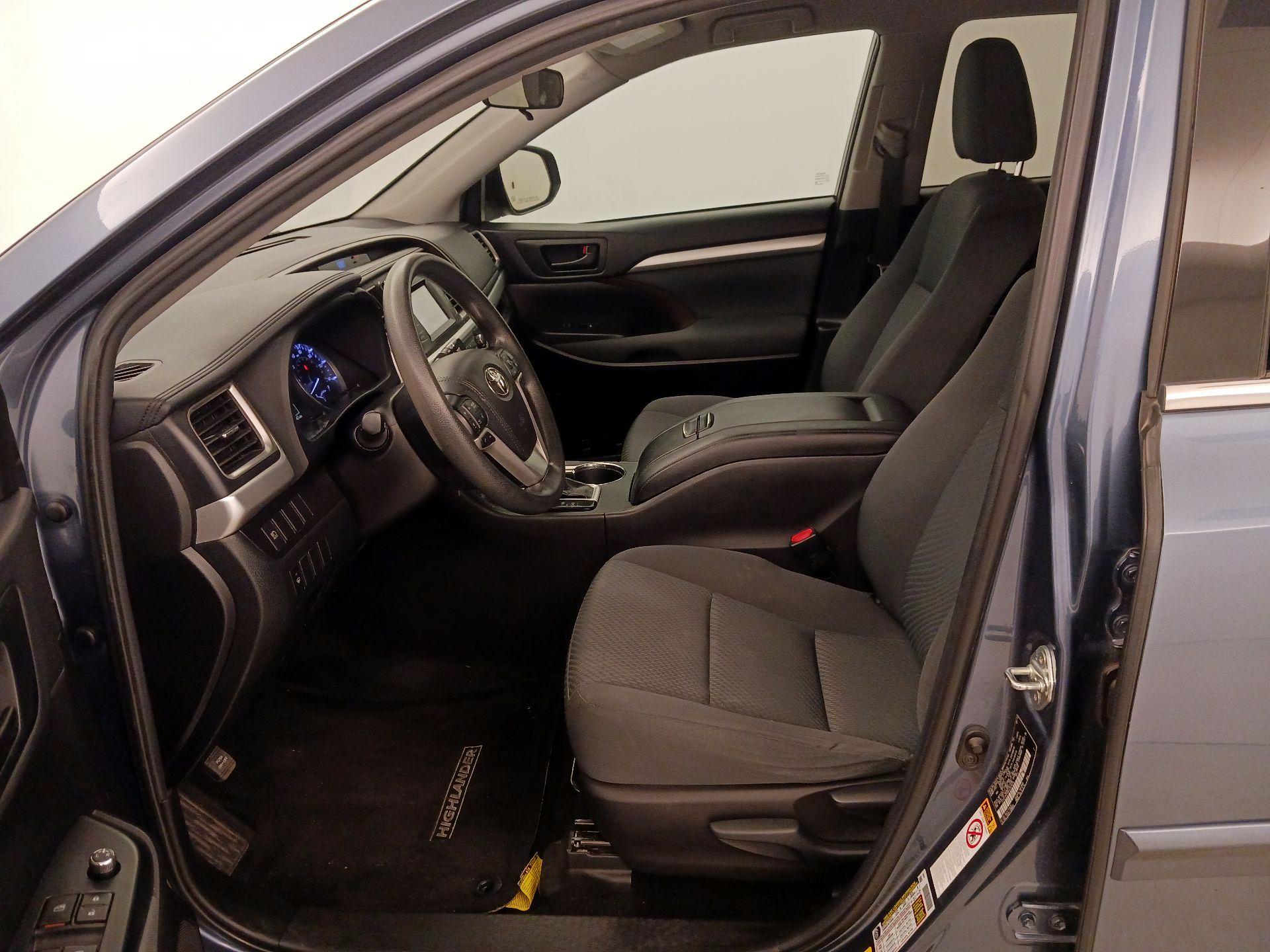 Thumbnail: 2019 Toyota Highlander - 11