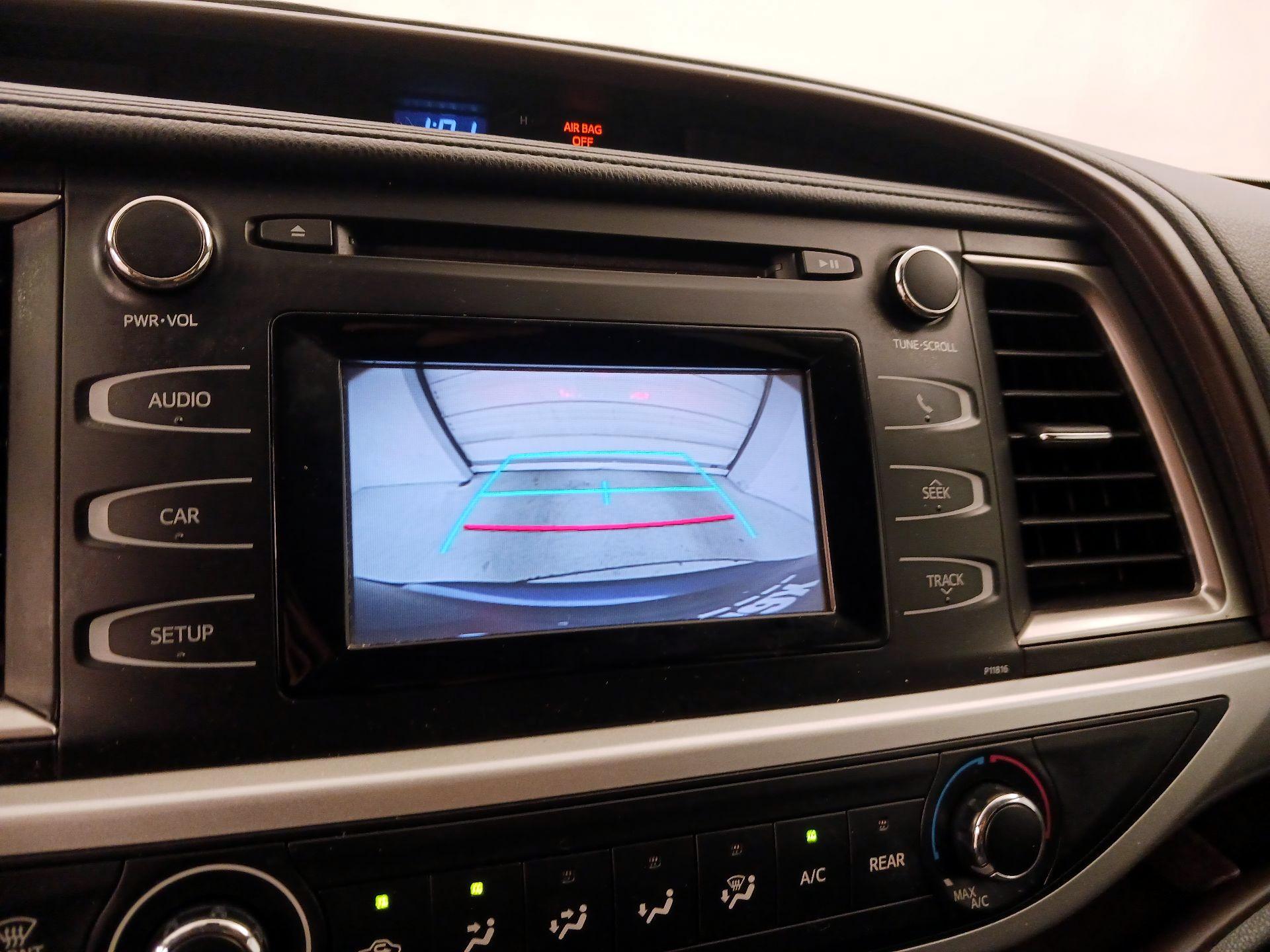 Thumbnail: 2019 Toyota Highlander - 14