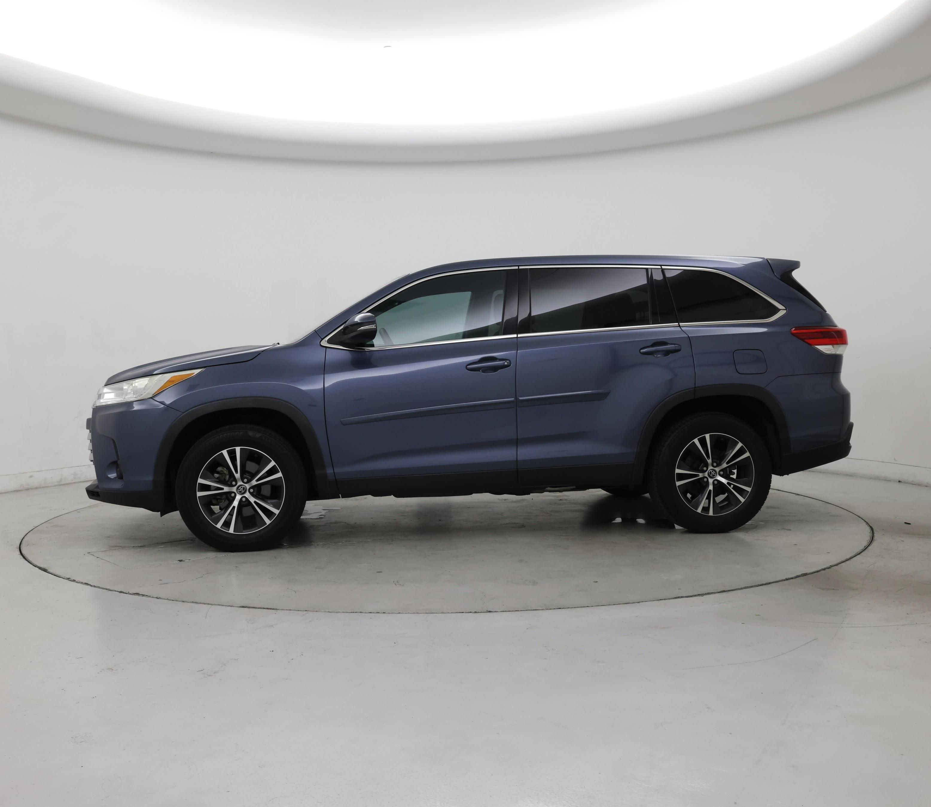 Thumbnail: 2019 Toyota Highlander - 3