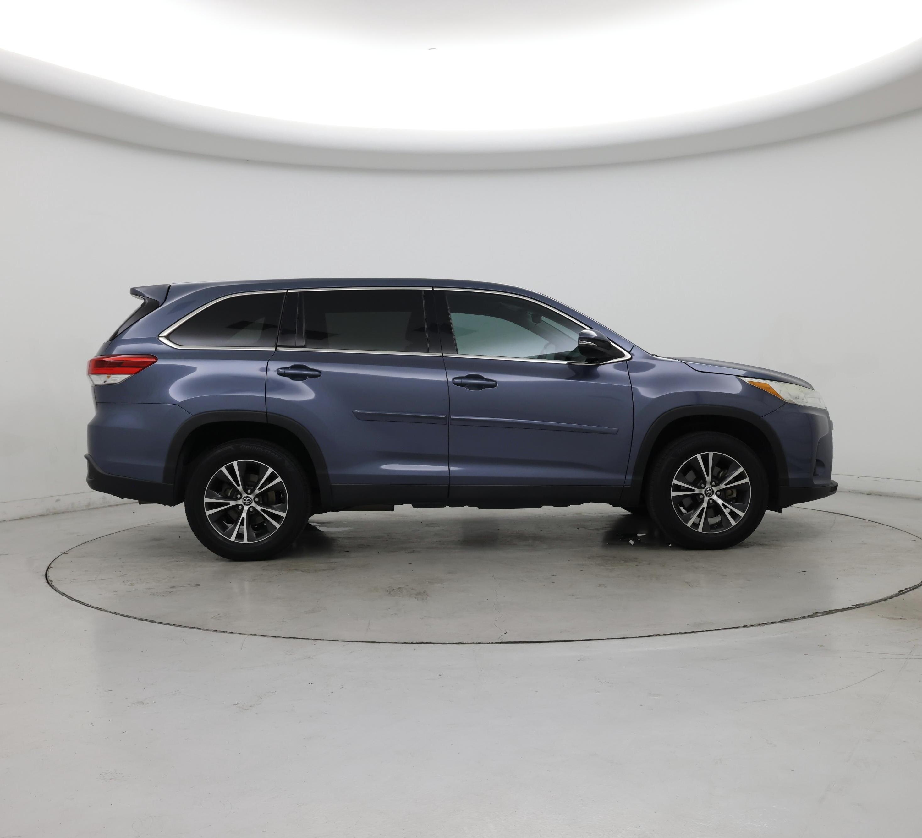 Thumbnail: 2019 Toyota Highlander - 7