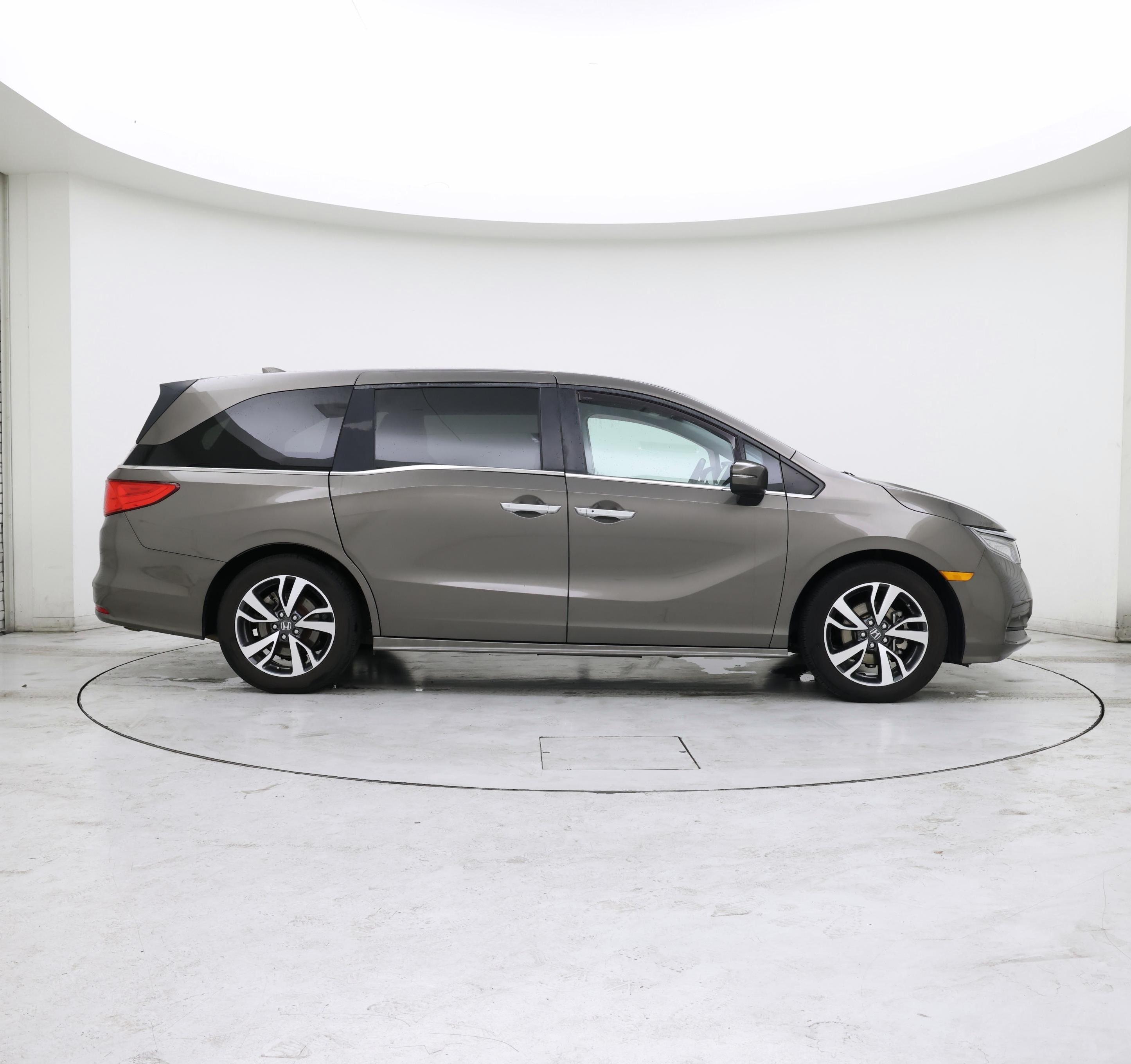 Thumbnail: 2021 Honda Odyssey - 7