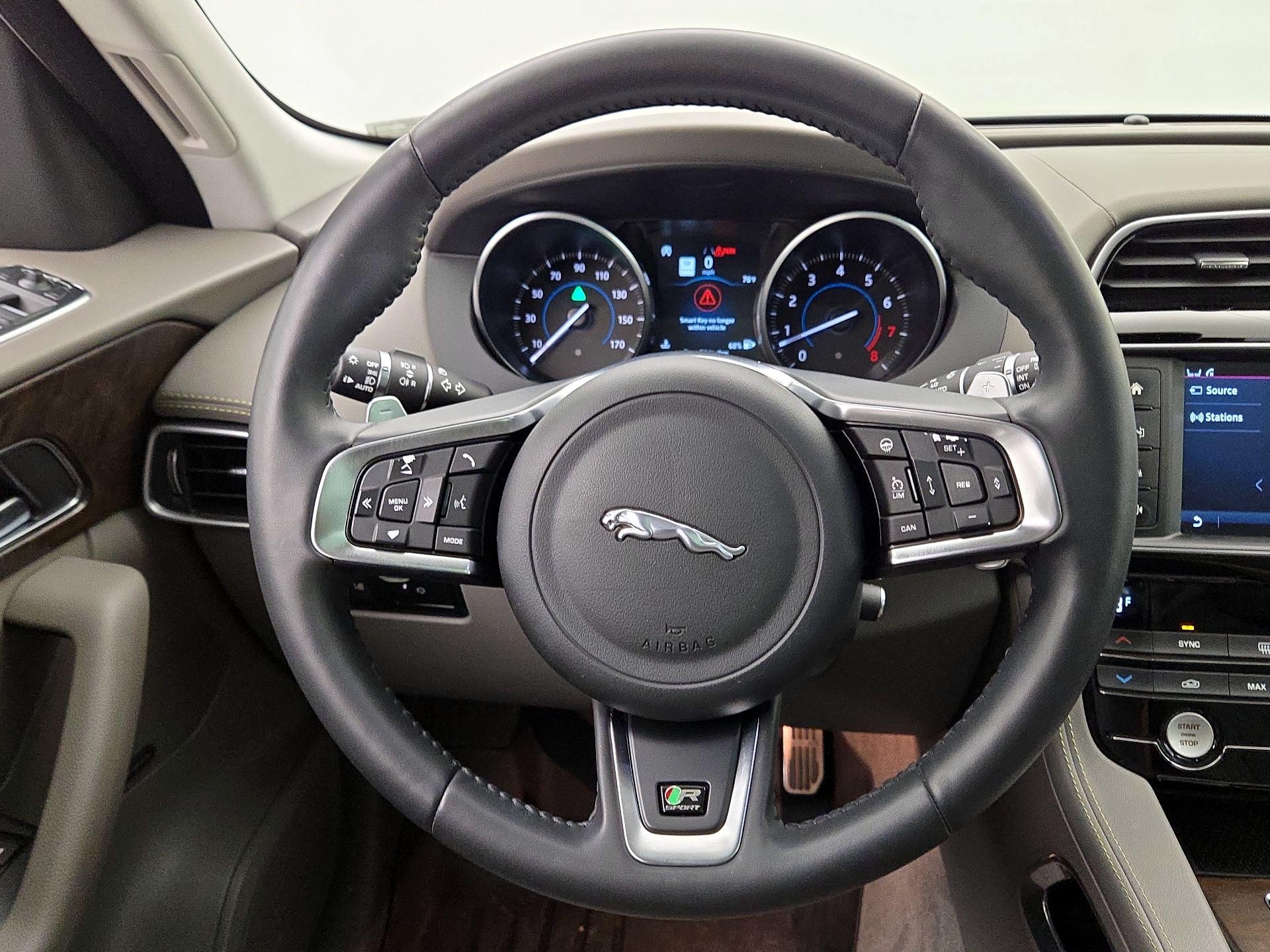 Thumbnail: 2018 Jaguar F-Pace - 10