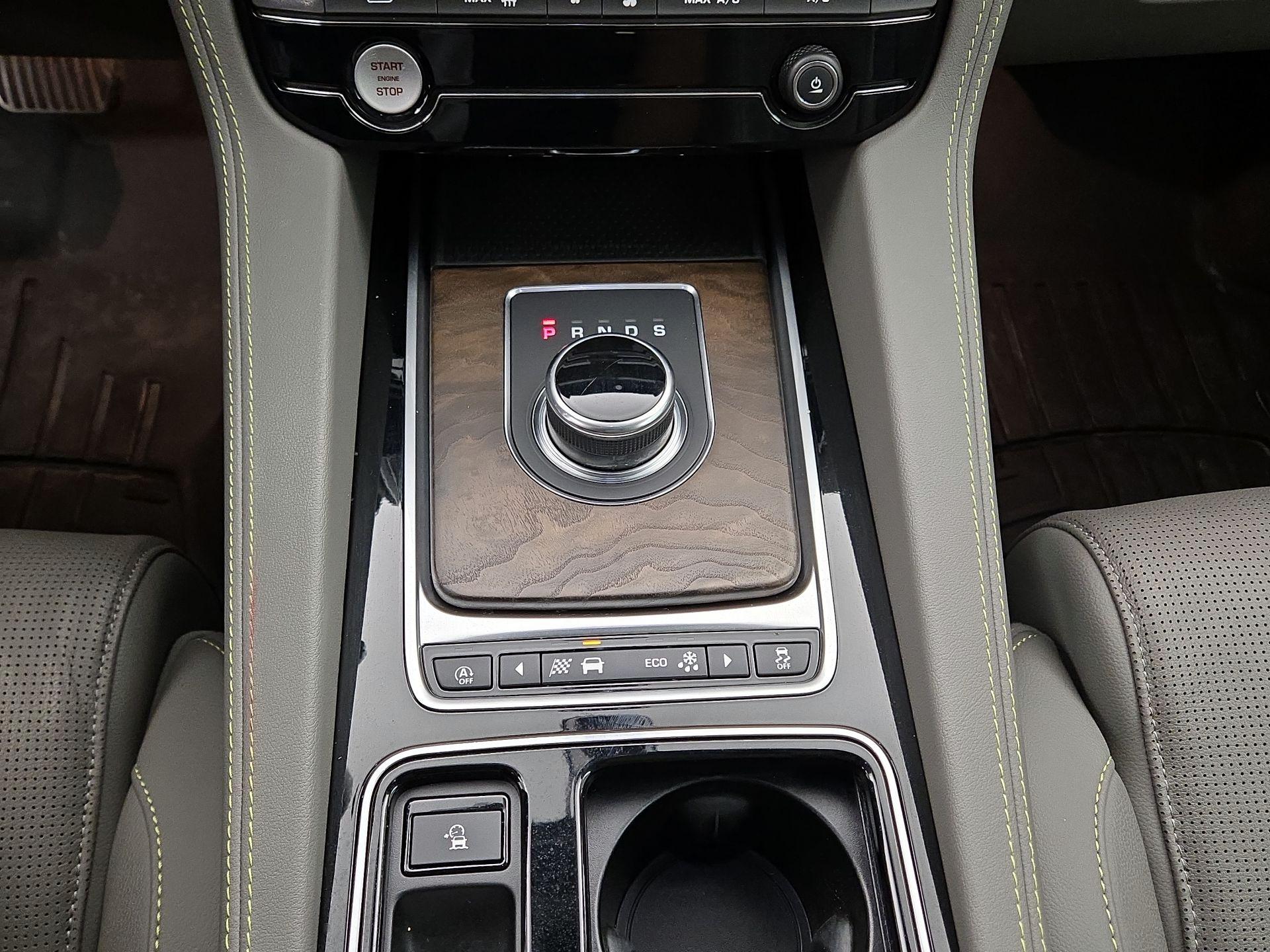 Thumbnail: 2018 Jaguar F-Pace - 17