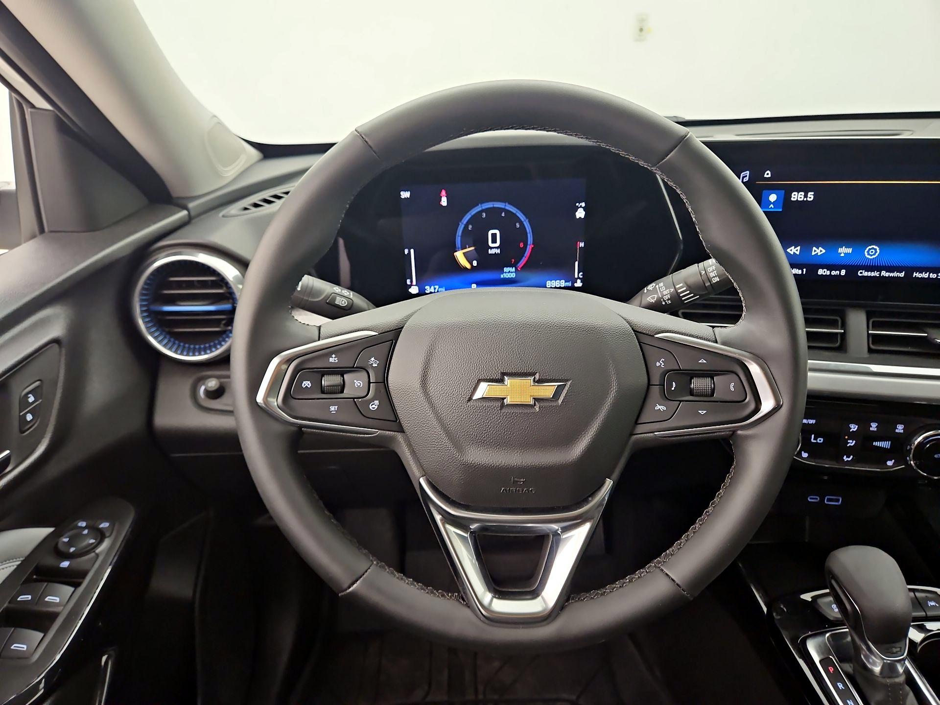 Thumbnail: 2024 Chevrolet Trax - 10