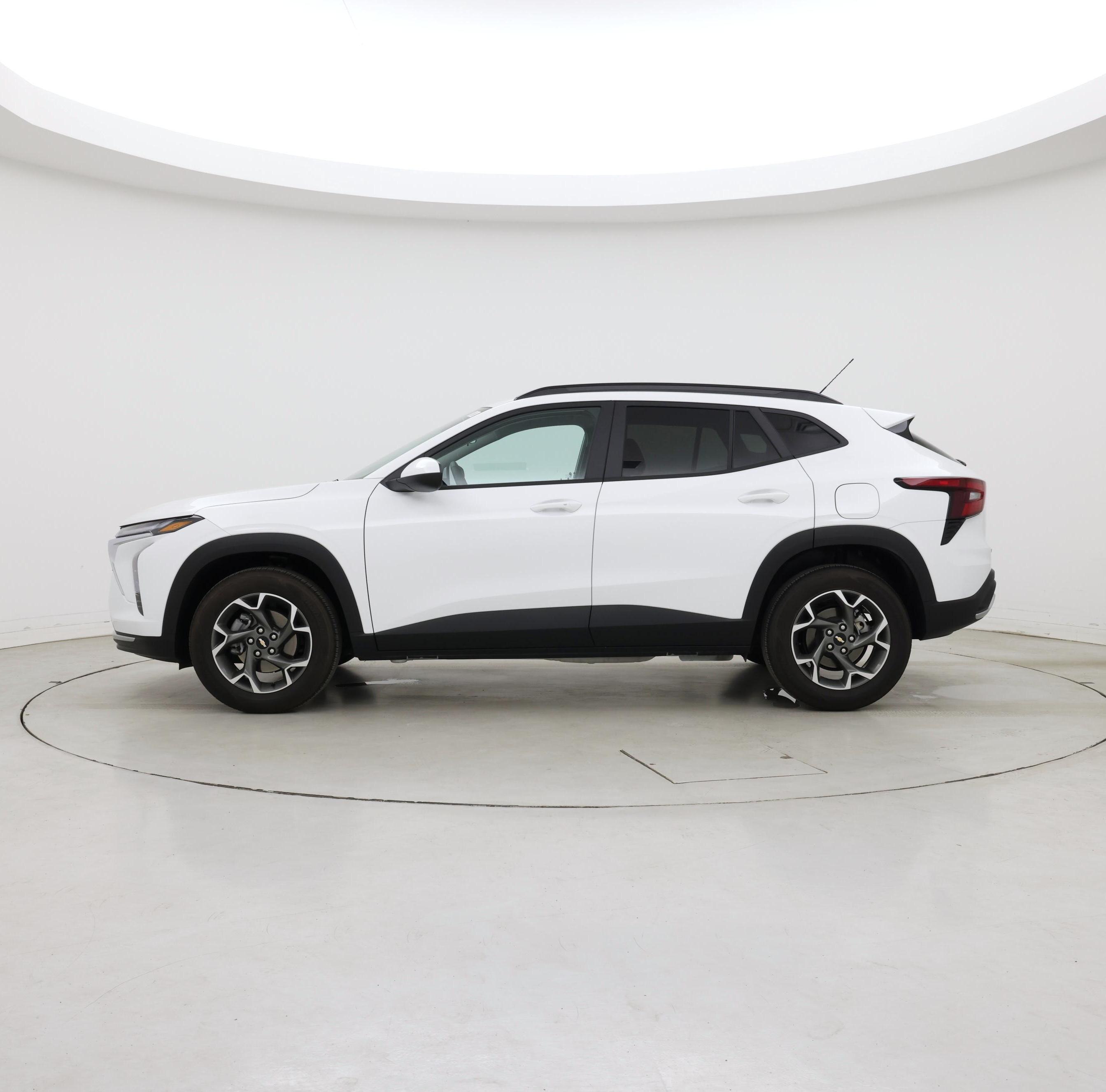 Thumbnail: 2024 Chevrolet Trax - 3