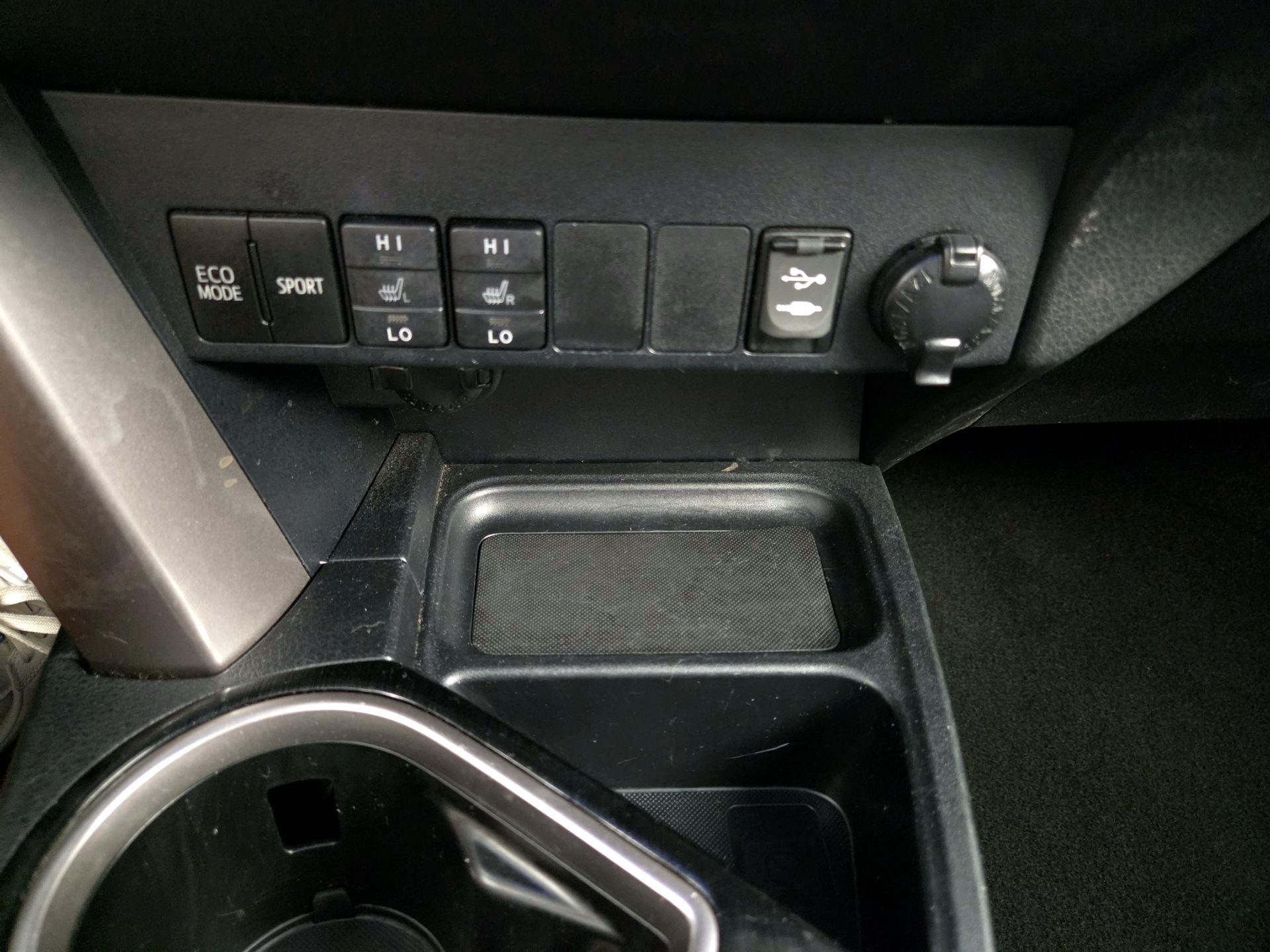 Thumbnail: 2016 Toyota RAV4 - 19