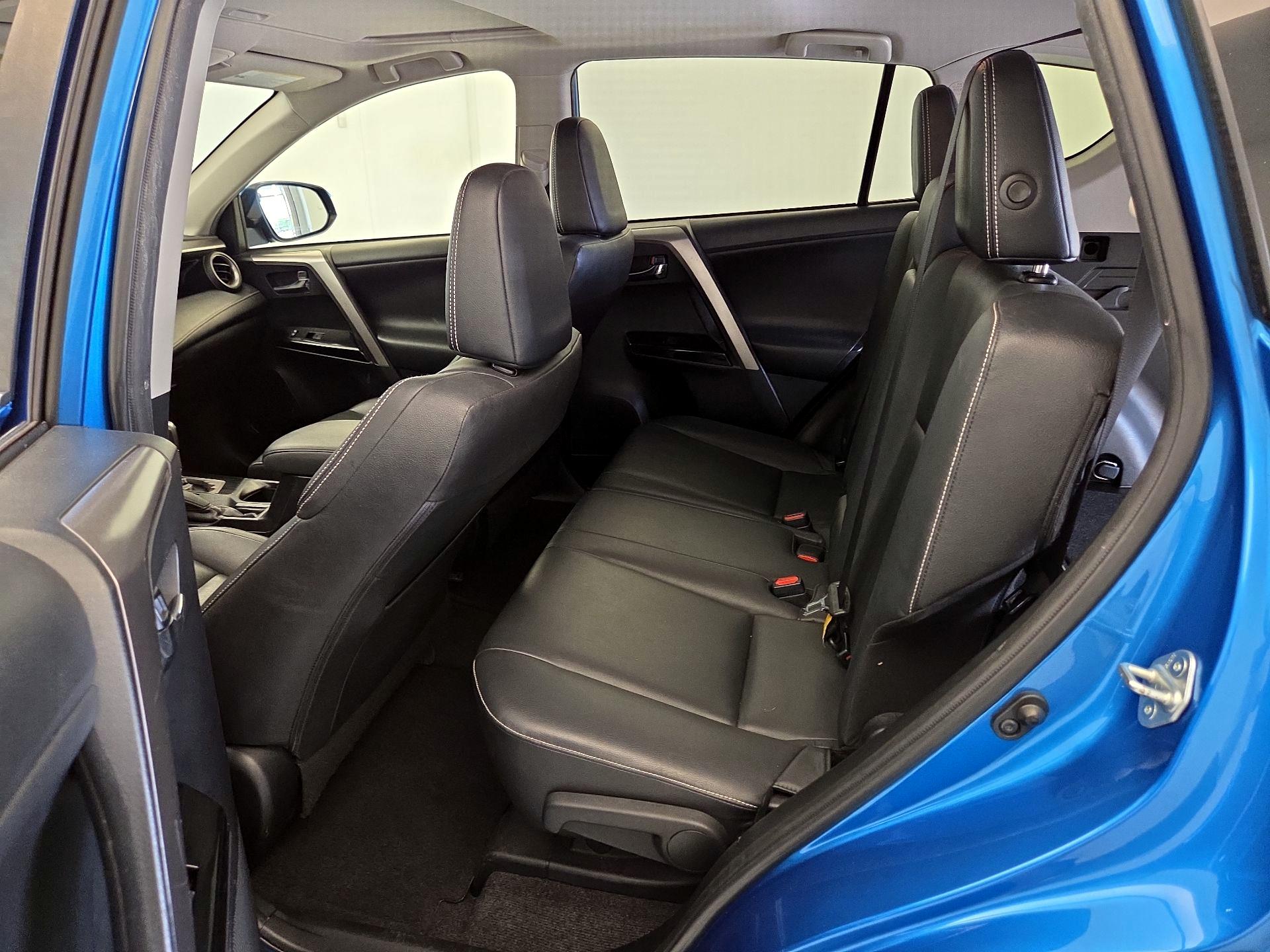 Thumbnail: 2016 Toyota RAV4 - 20