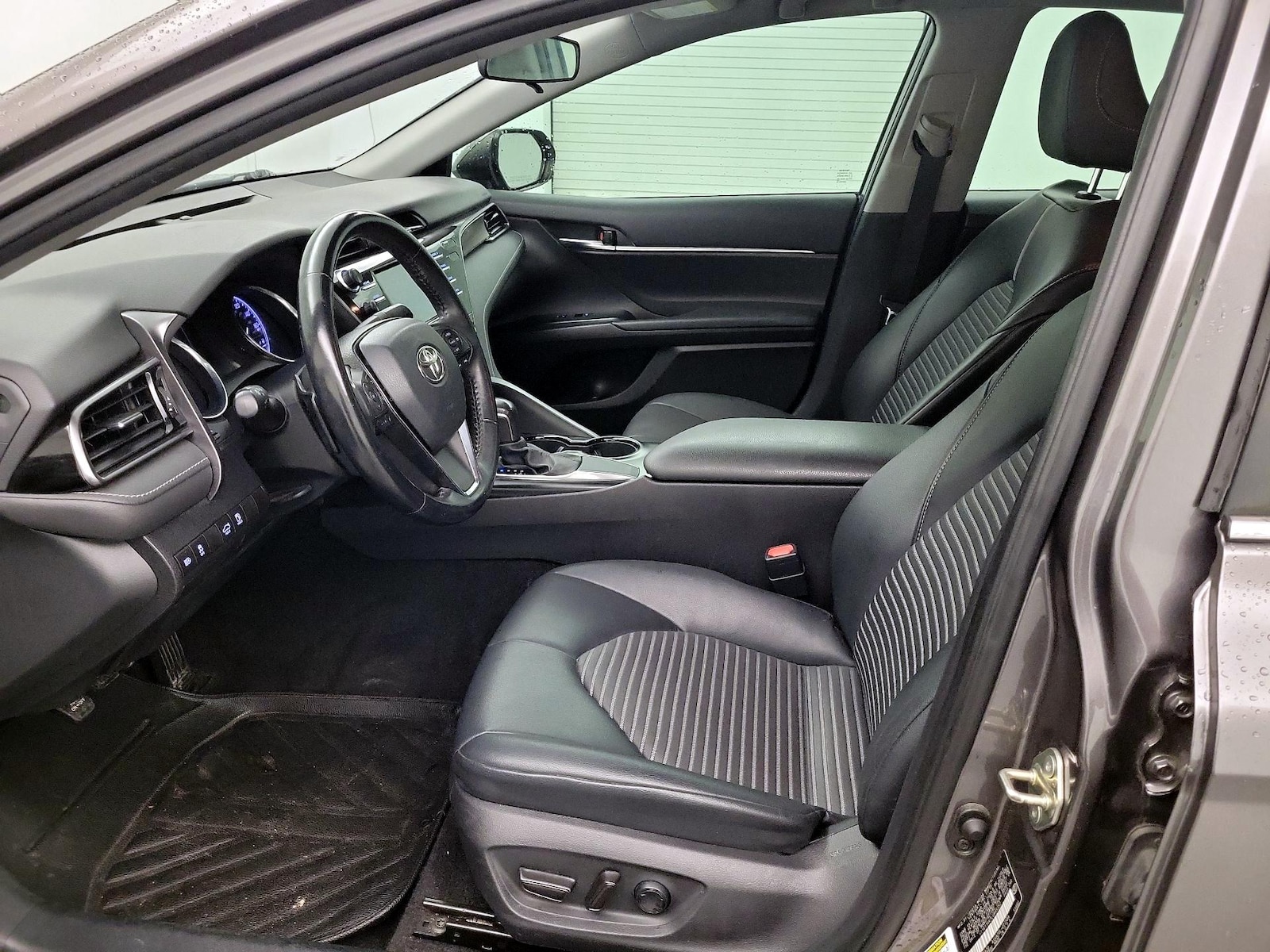 Power Seat(s) & Side Airbags