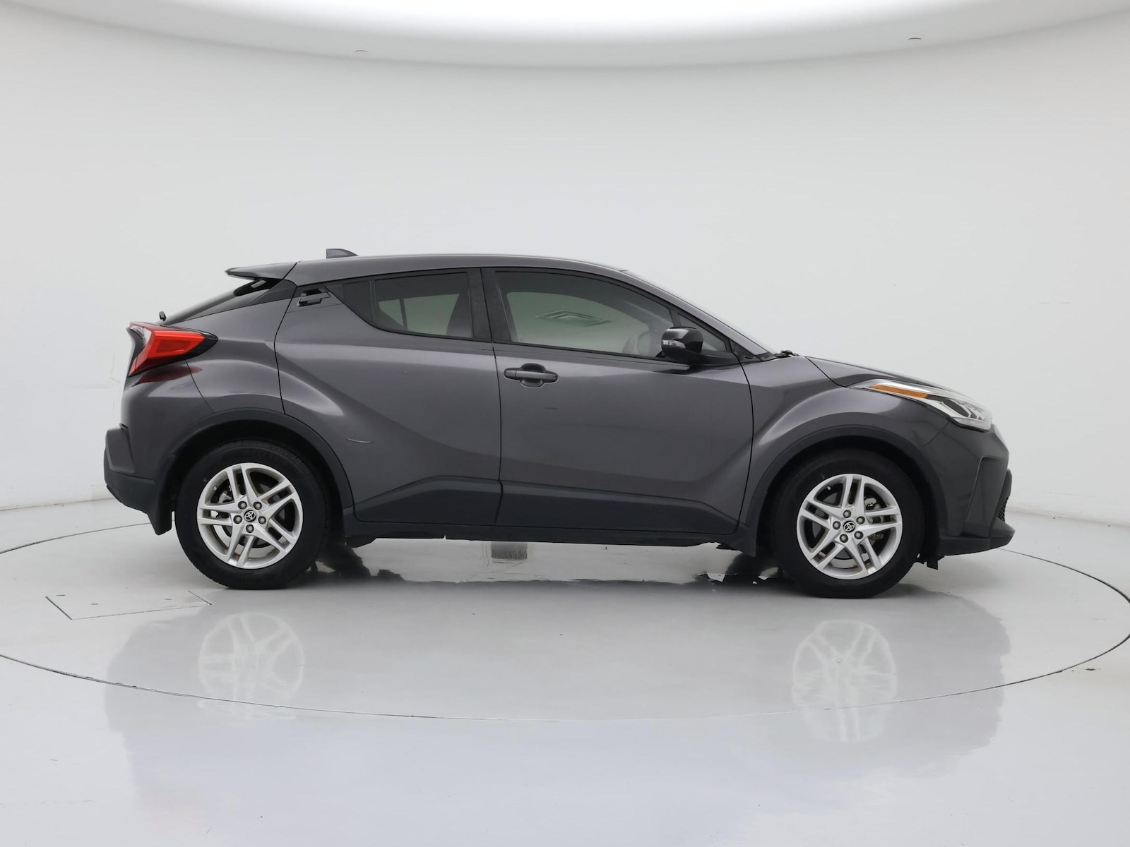 2021 Toyota C-HR LE - Photo 8