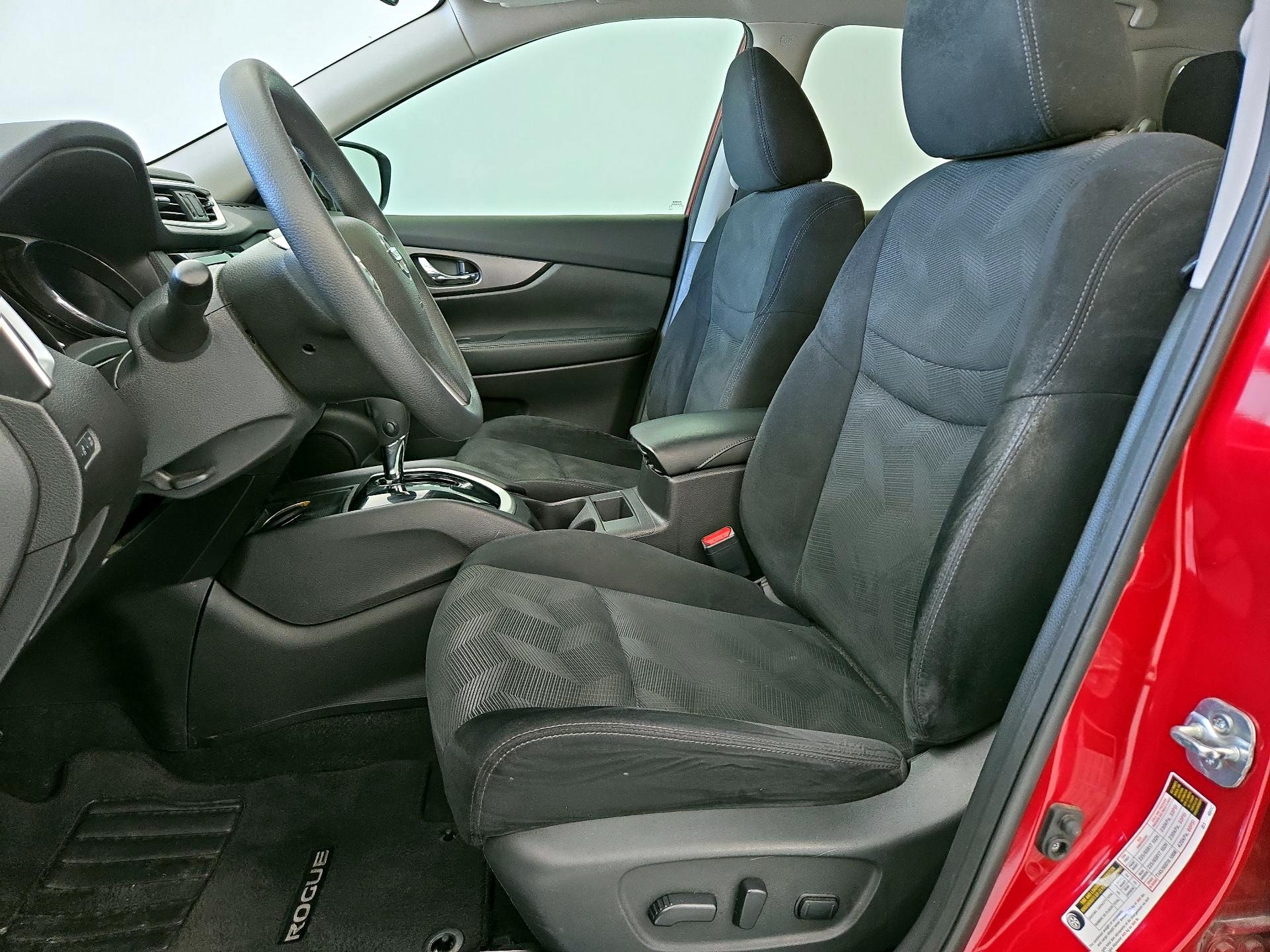 Thumbnail: 2015 Nissan Rogue - 11