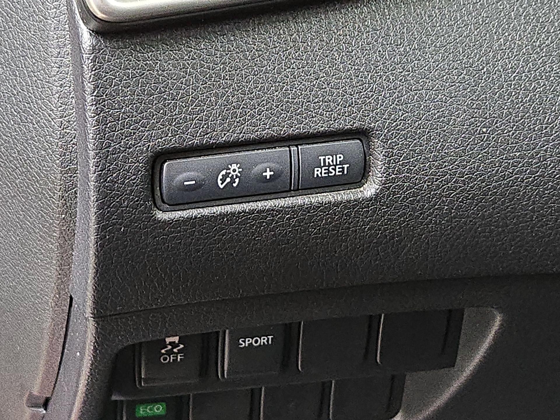 Thumbnail: 2015 Nissan Rogue - 13