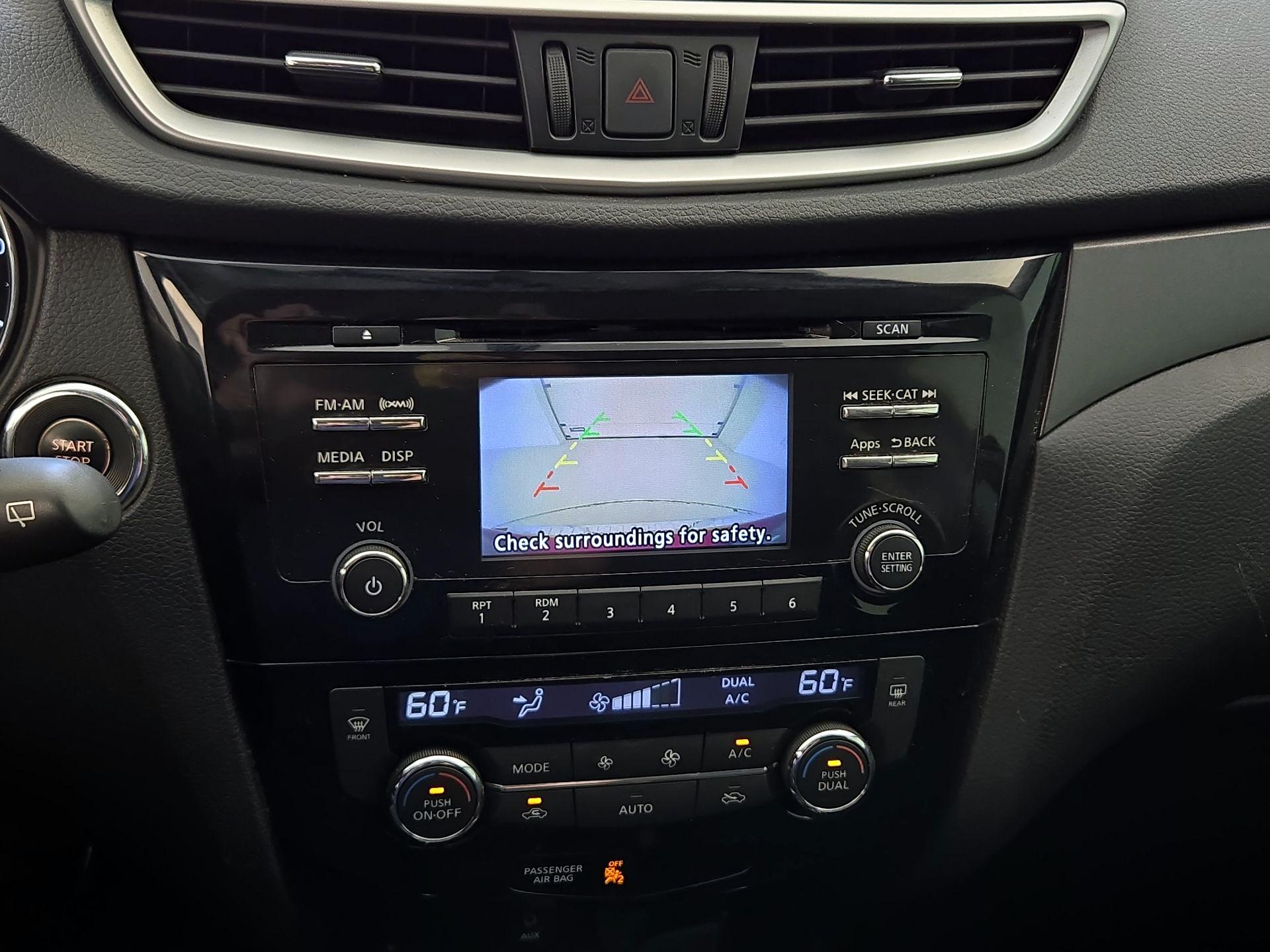 Thumbnail: 2015 Nissan Rogue - 14