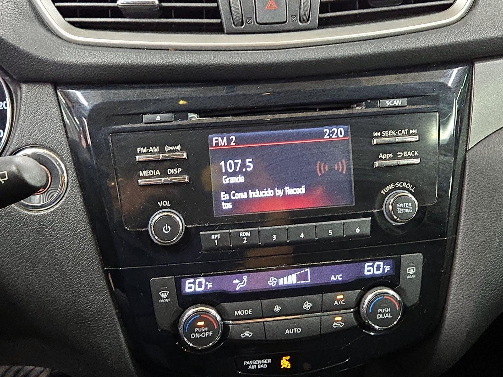 Thumbnail: 2015 Nissan Rogue - 15